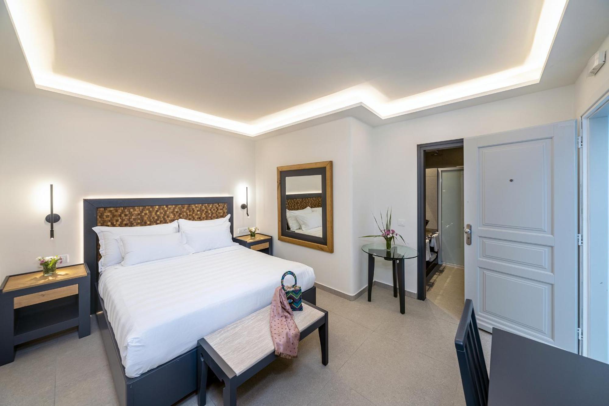 Standard 4 Pax Room (Adjacent Building)