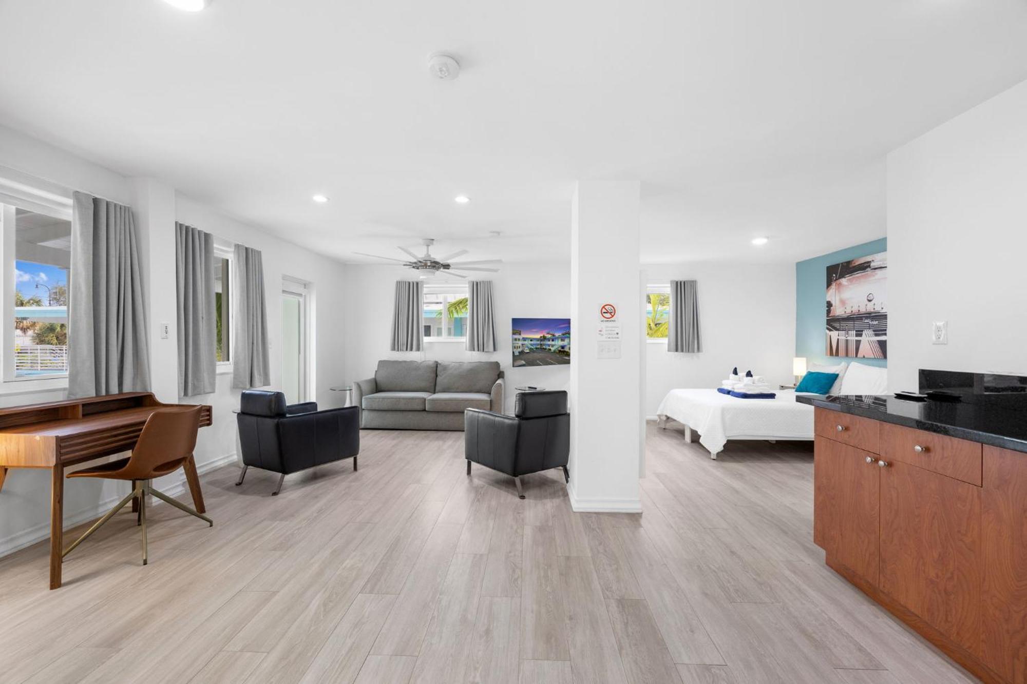 Deluxe Suite