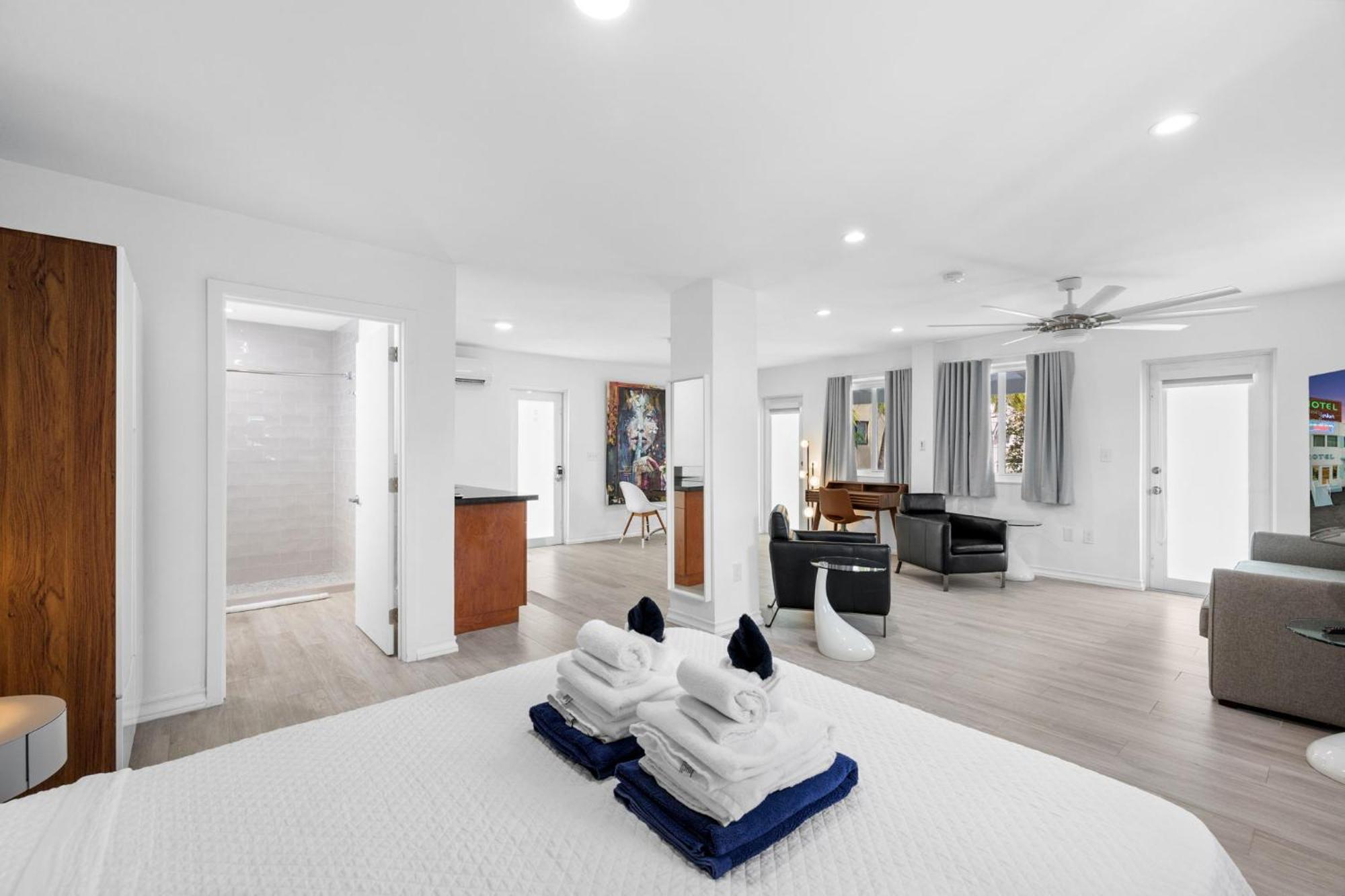 Deluxe Suite