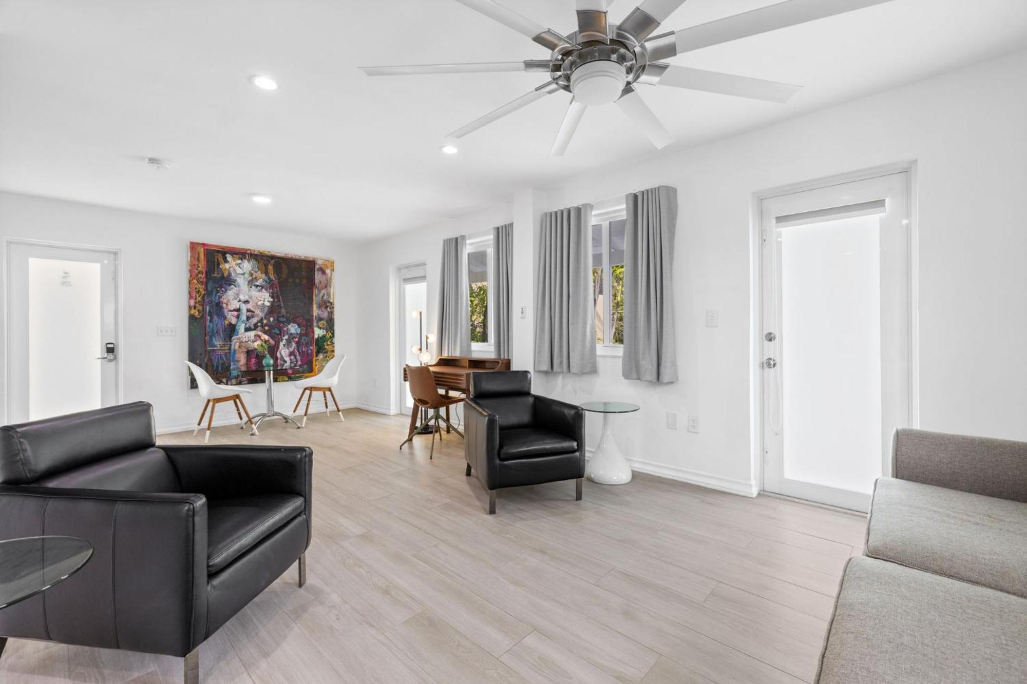 Deluxe Suite