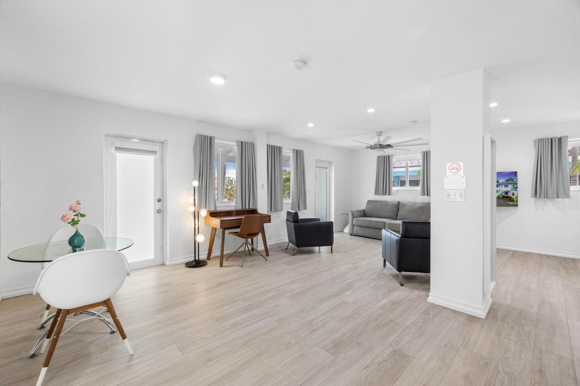 Deluxe Suite