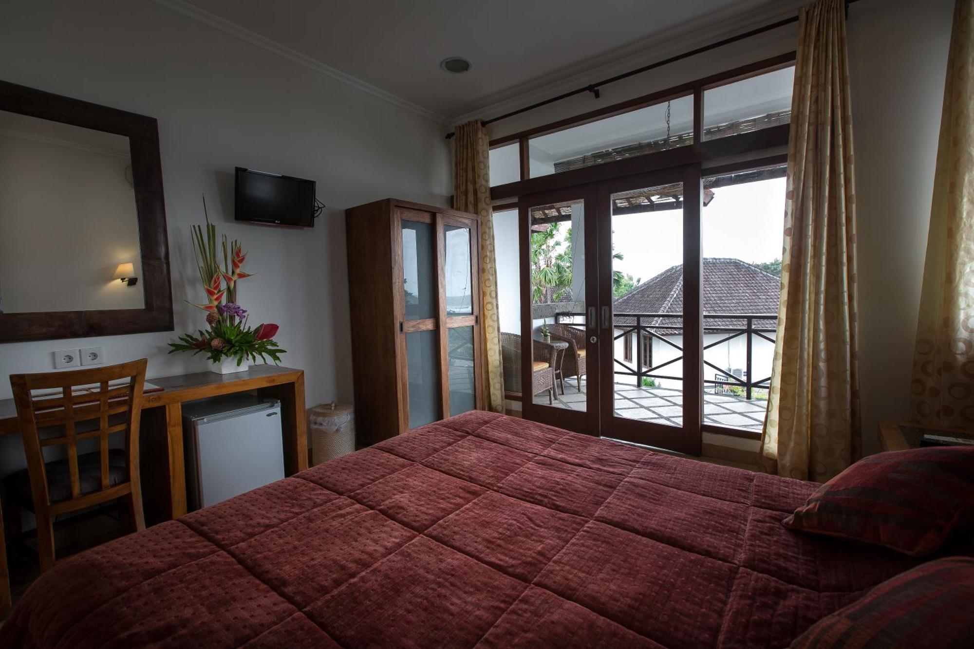 Superior Double Room Partial Ocean View