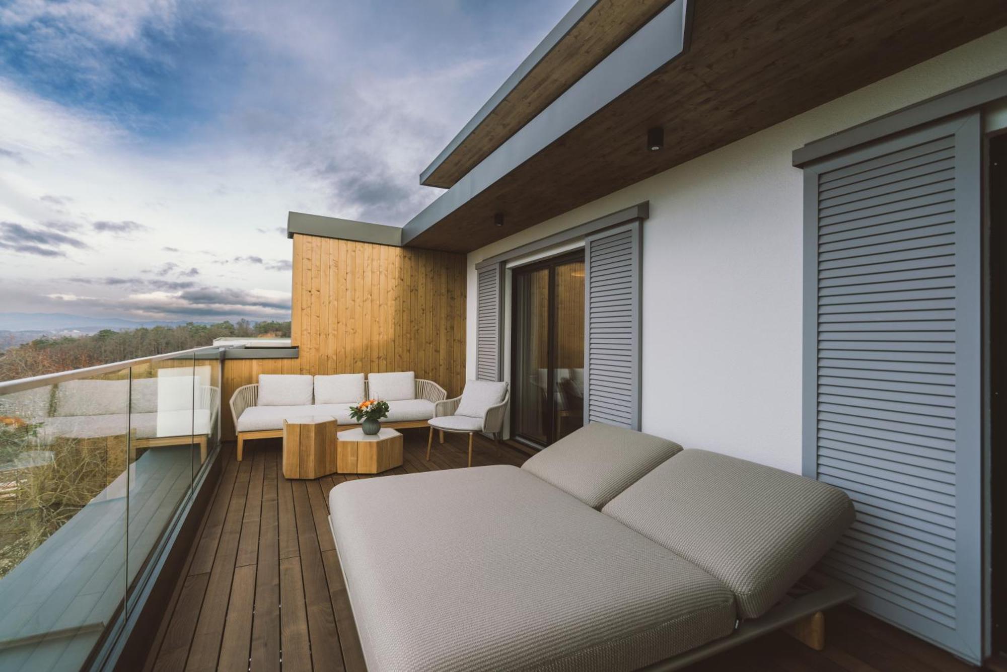 Studio with Terrace