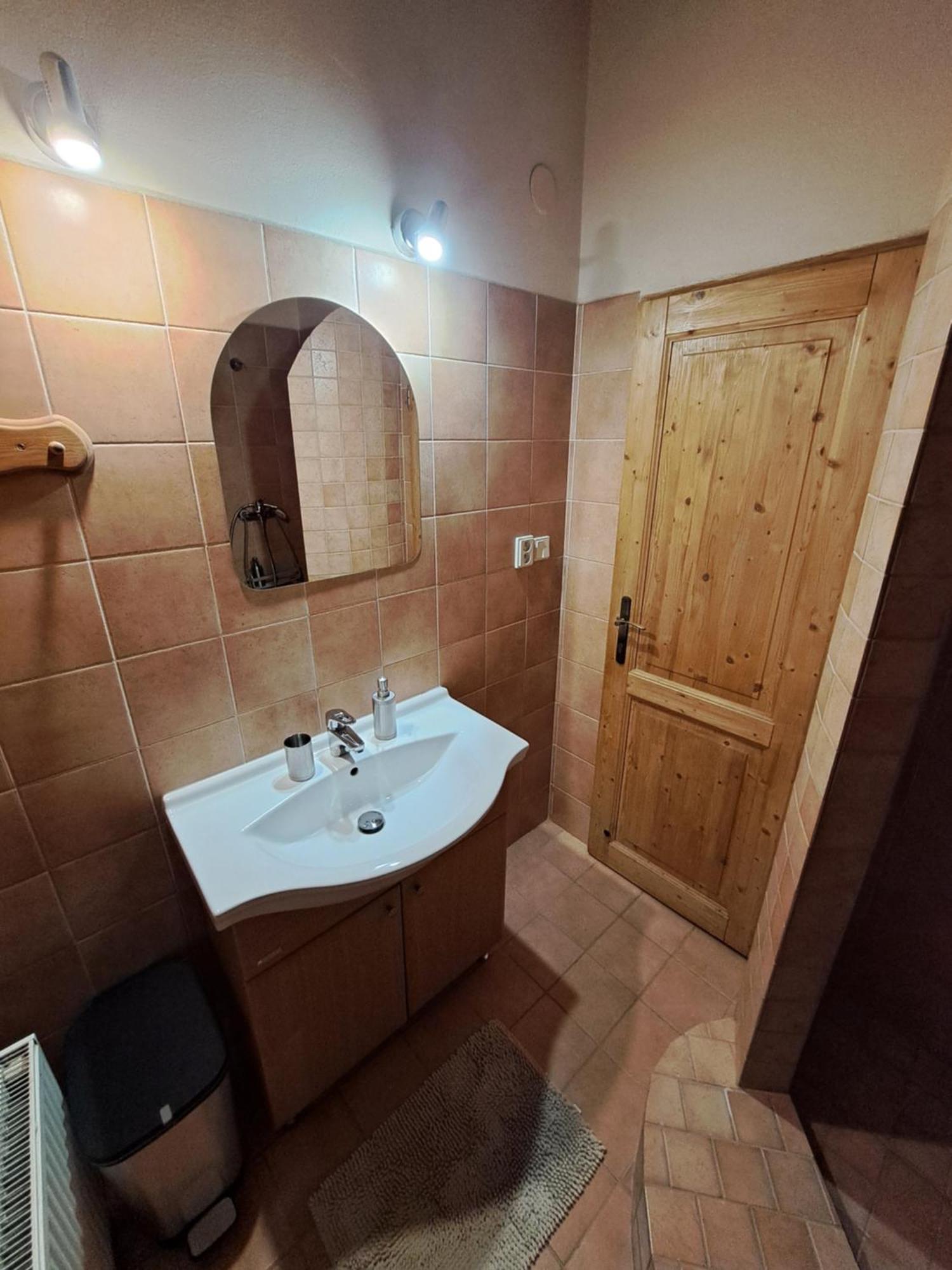 Two-Bedroom Comfort Suite (5 Guests),1617848567:JPEG