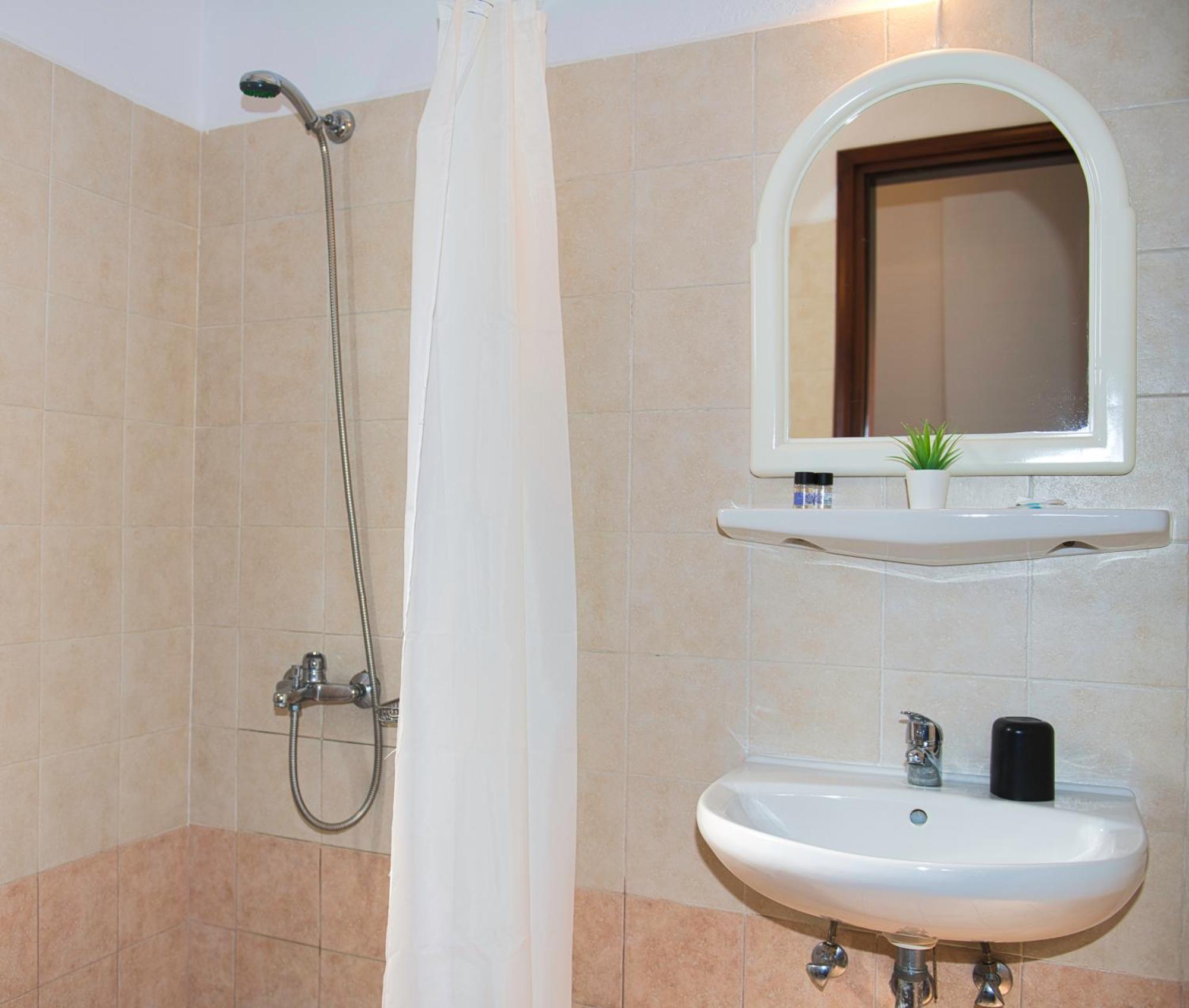 One-Bedroom Apartment,1588133297:JPEG