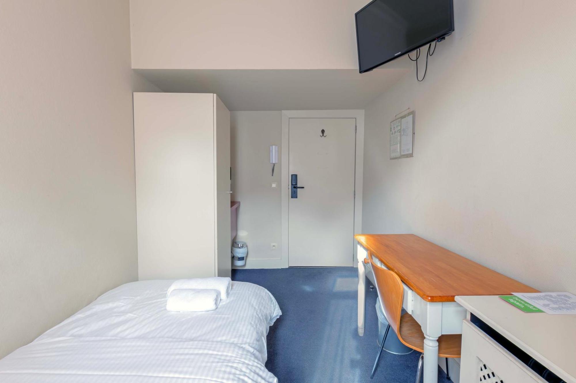 Single Room with Shared Shower and Toilet,1588135284:JPEG