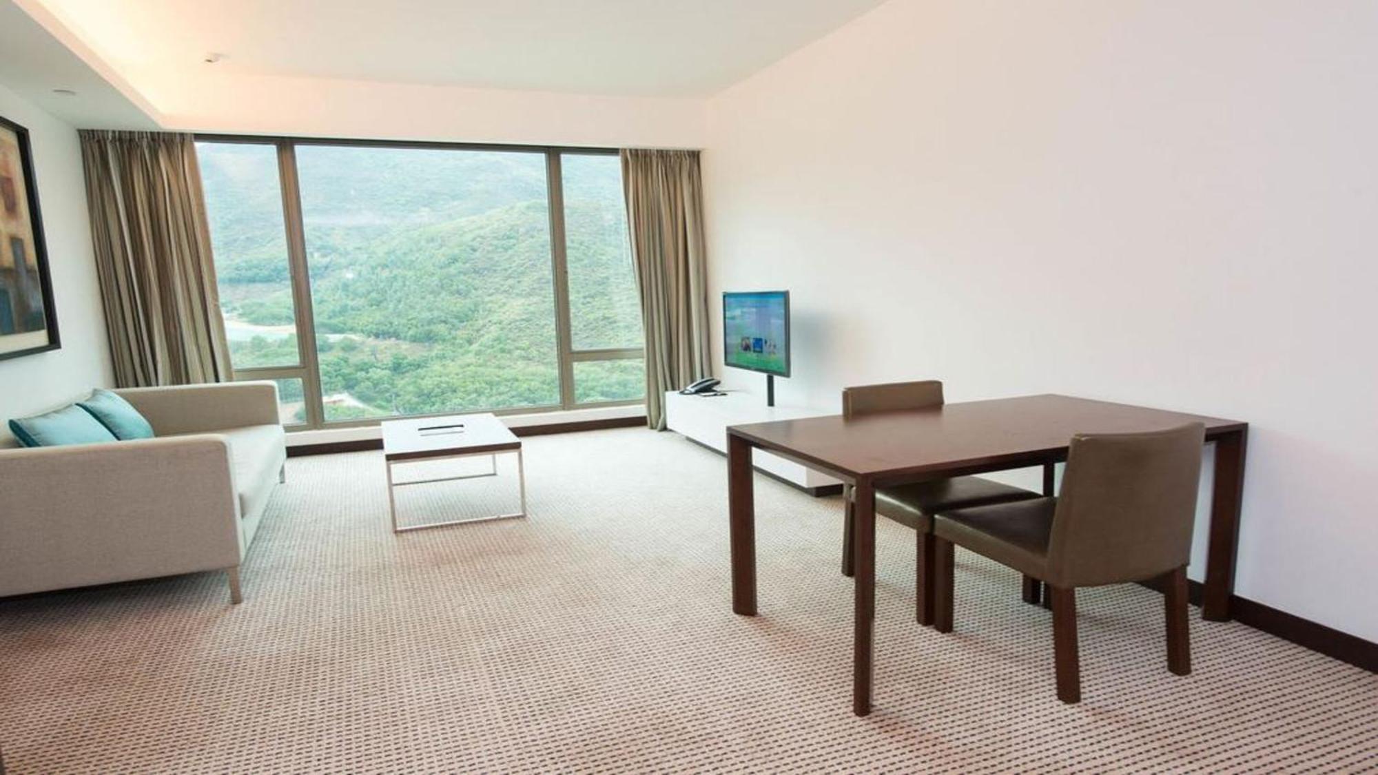 One-Bedroom Suite Mountain View