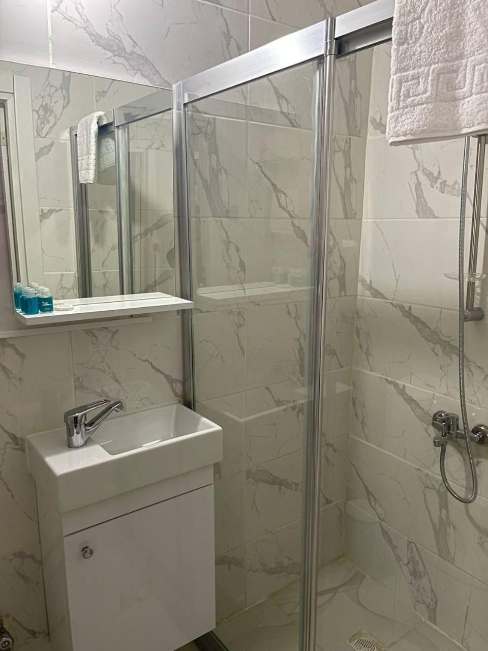 Standard Quadruple Room,1588160094:JPEG