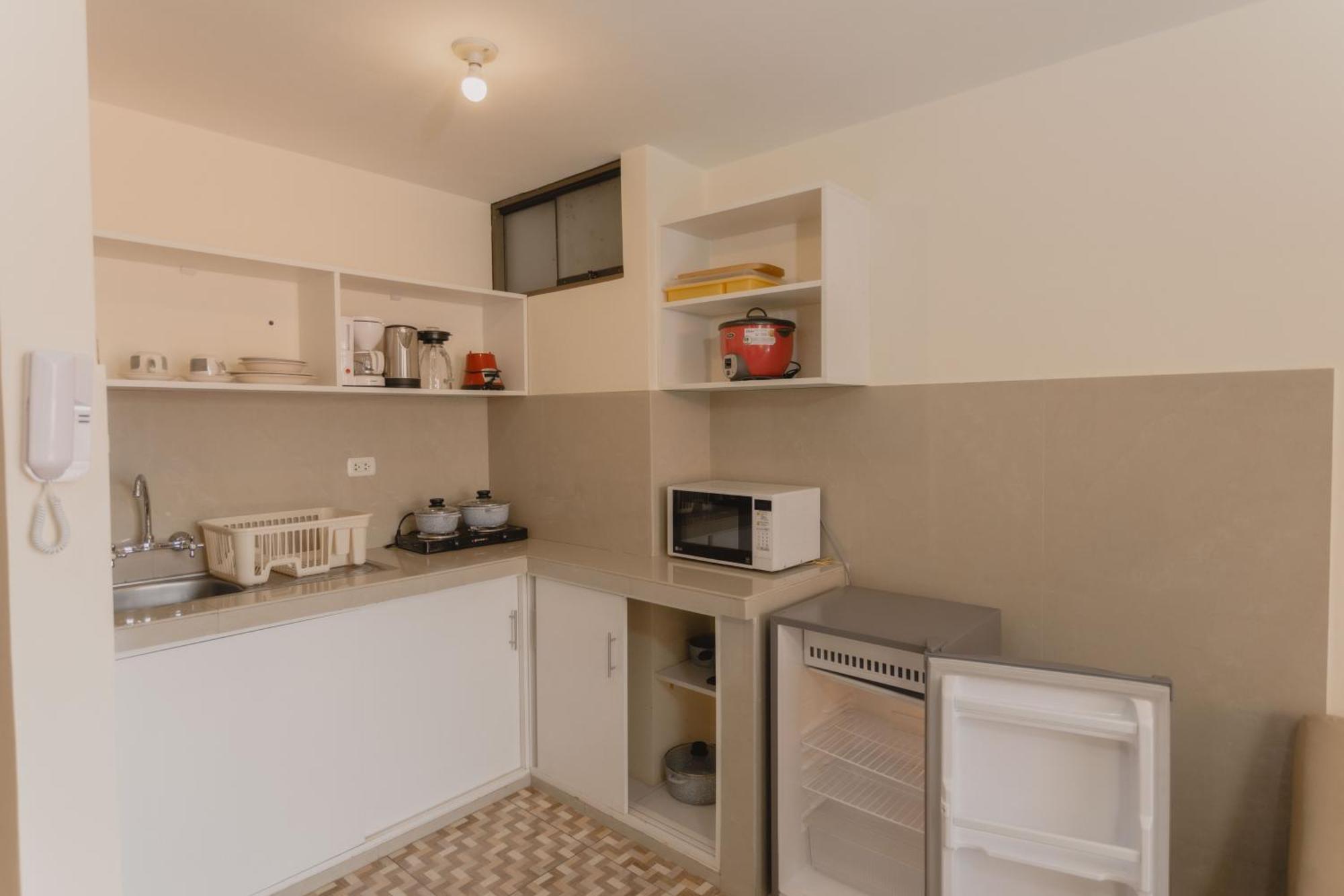 One-Bedroom Apartment Balcony,1588187021:JPEG