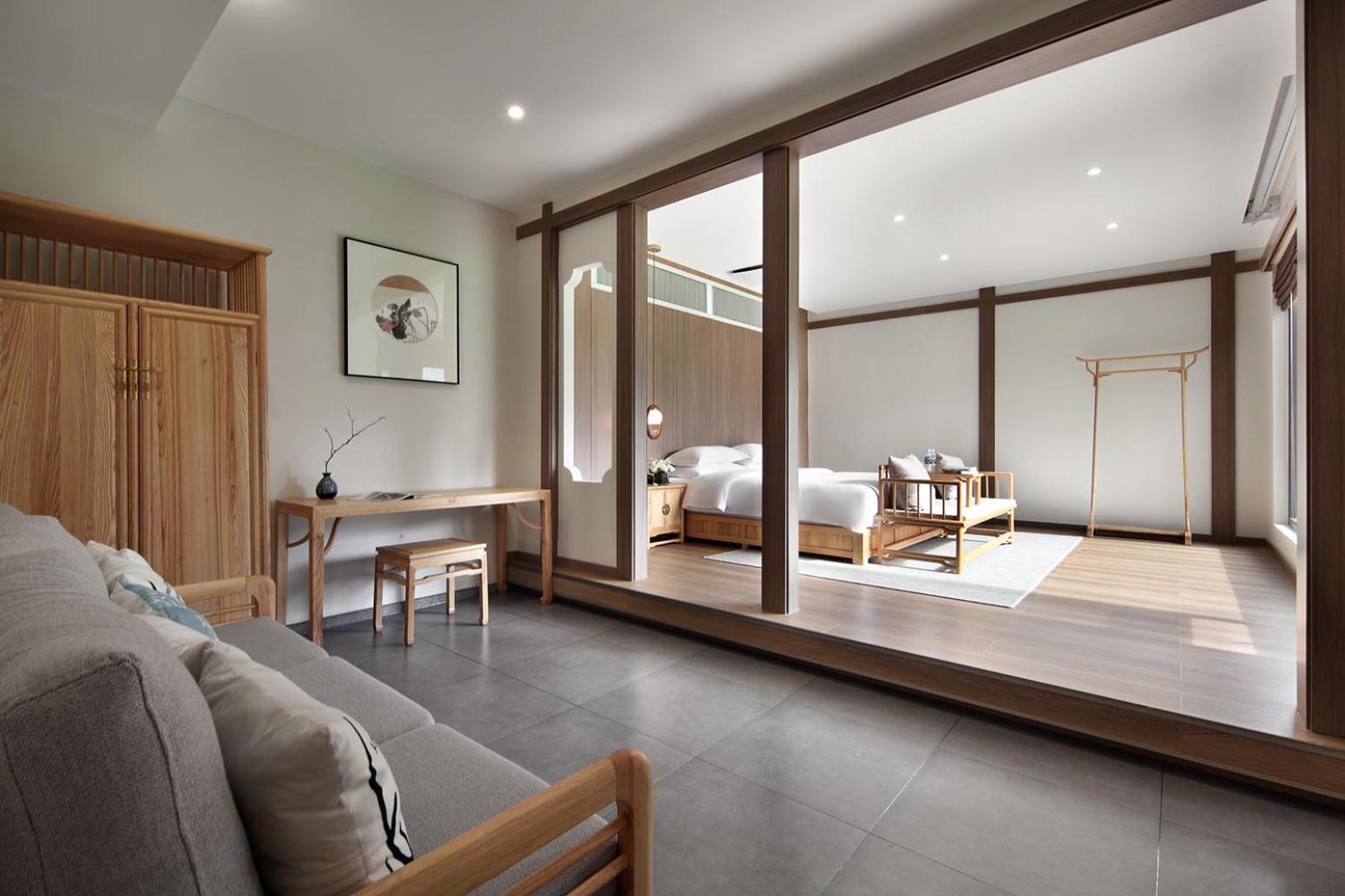 Suite with Mountain View