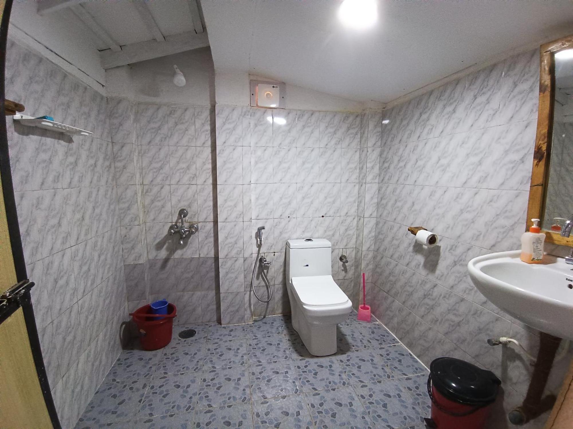 Deluxe Double Room with Side Sea View