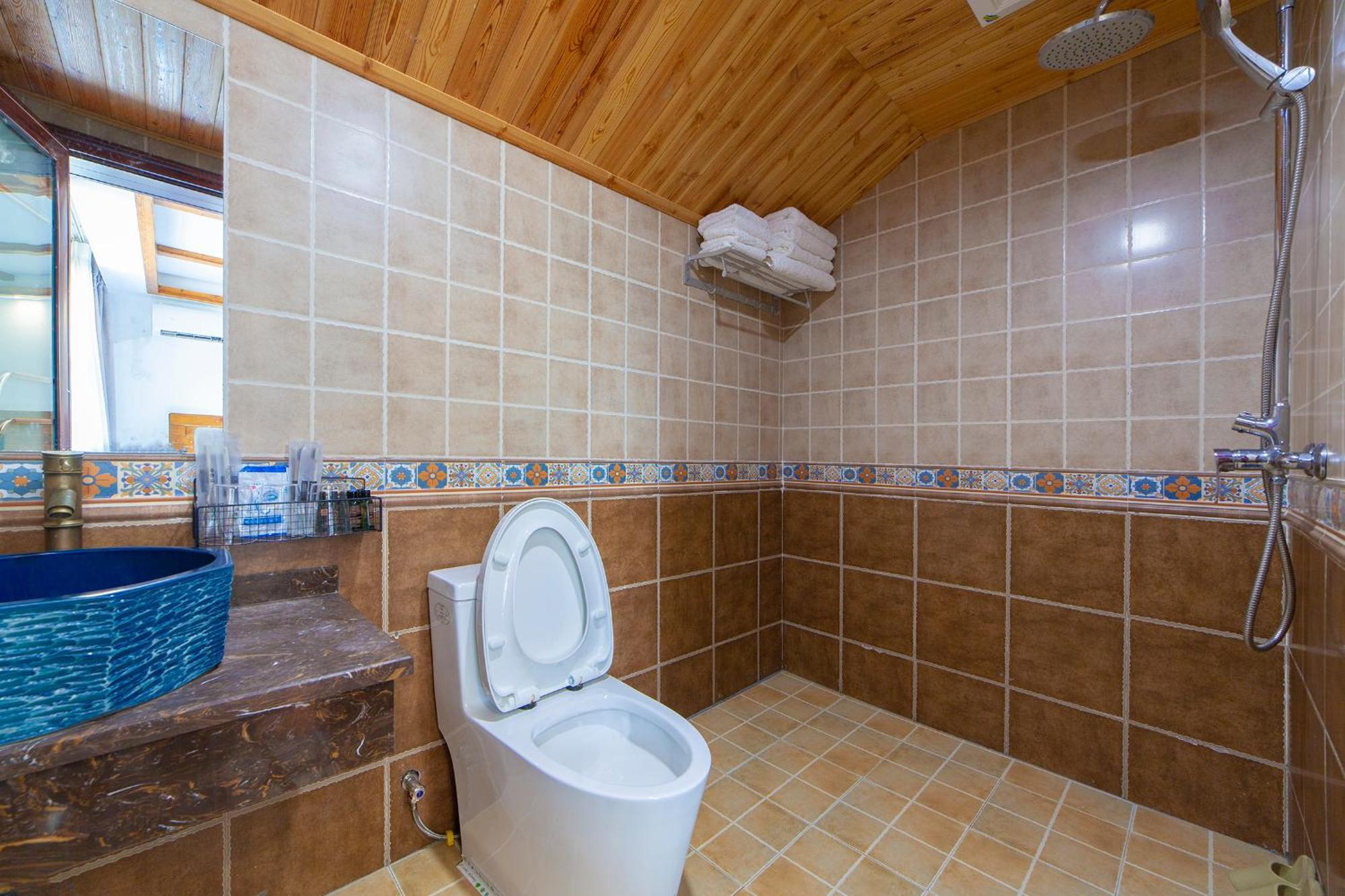 Two-Bedroom Apartment,1588375310:JPEG
