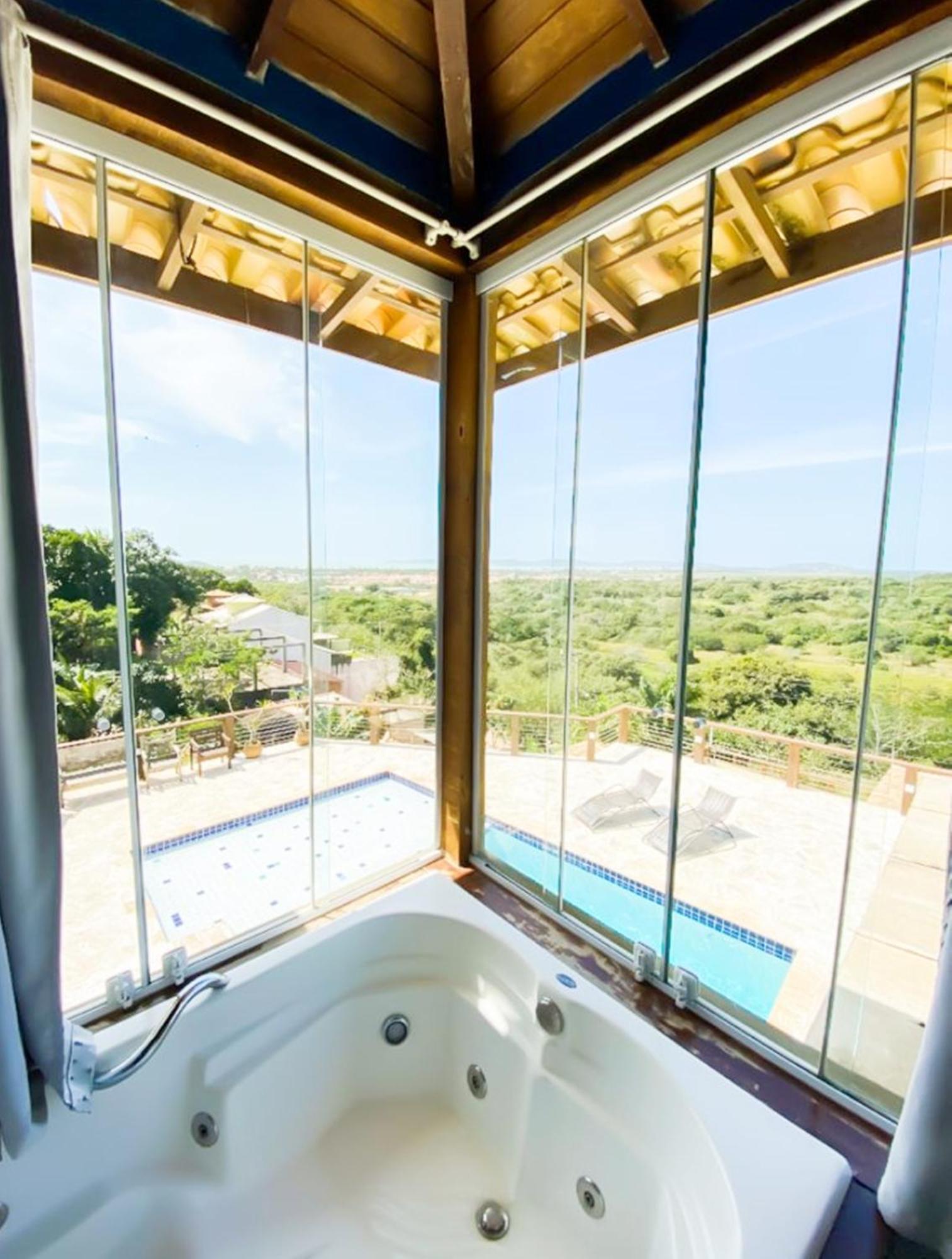 Suíte Deluxe com Banheira de Hidromassagem