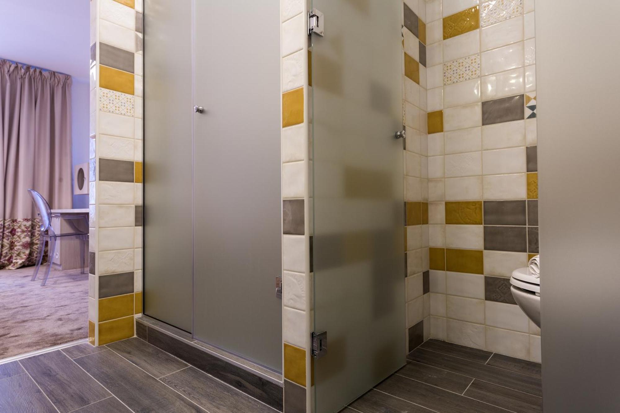 Luxury Two-Bedroom Suite with Balcony,1588418548:JPEG