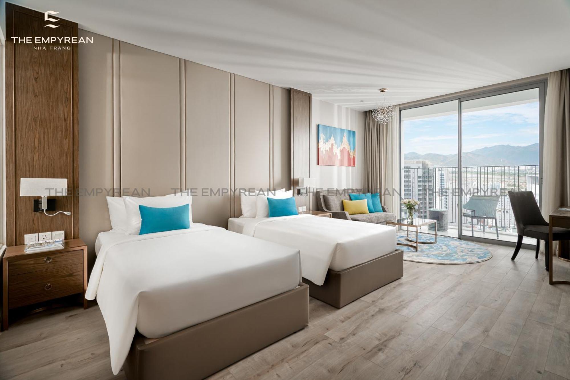 Deluxe Twin Room with City View