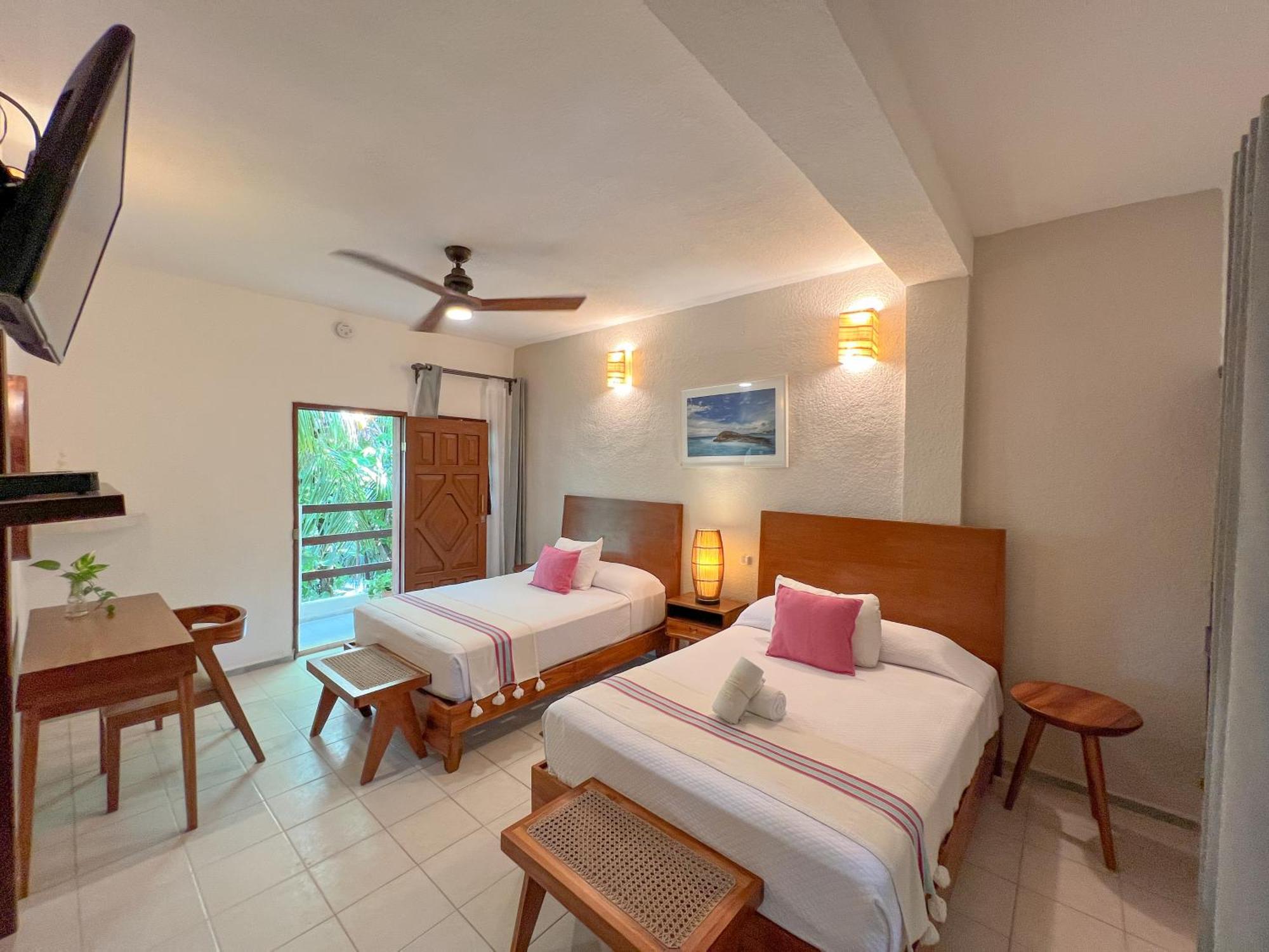 1 Bedroom Room Kitchenette