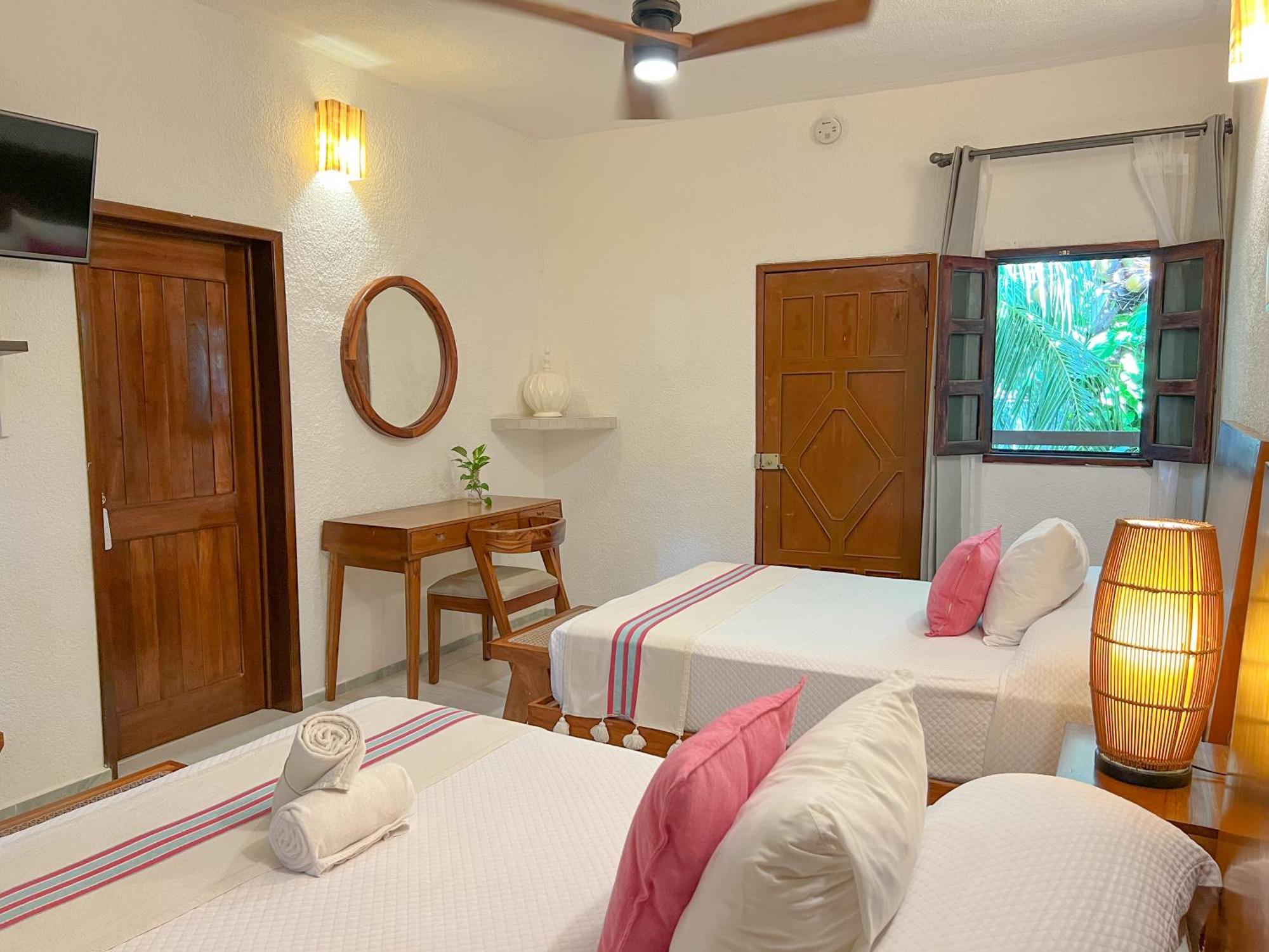 1 Bedroom Room Kitchenette