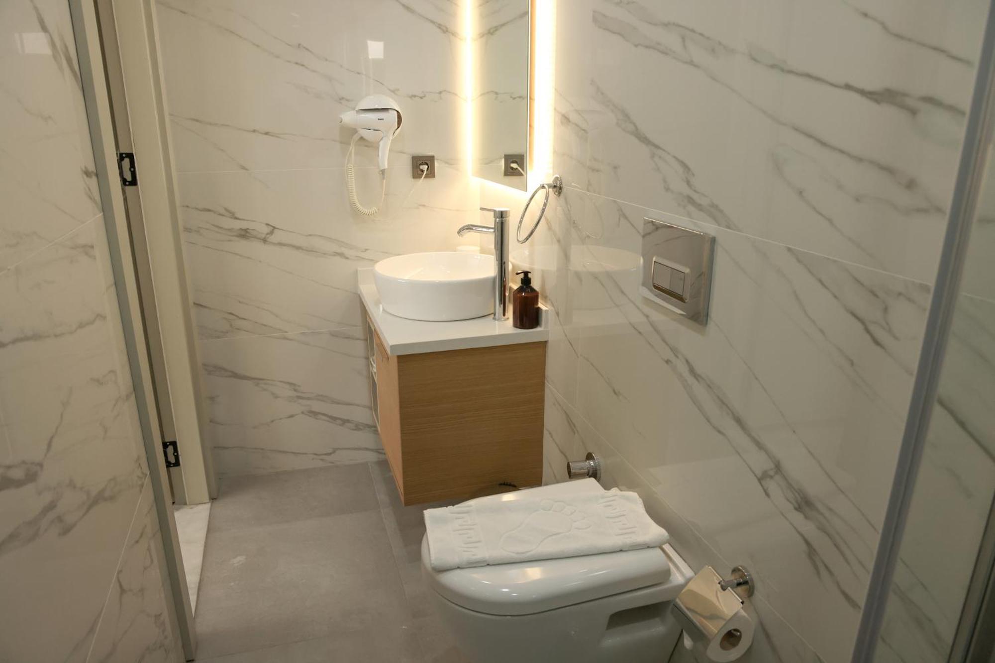 Double Room with Balcony,1588452257:JPEG