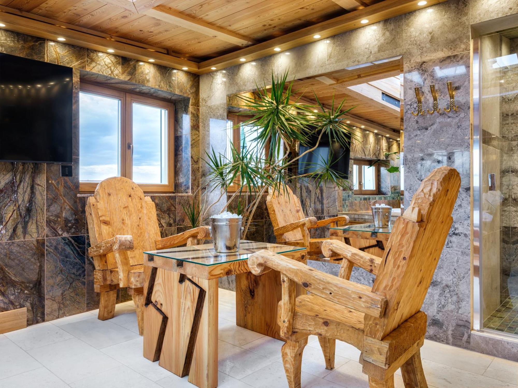 Superior King Suite