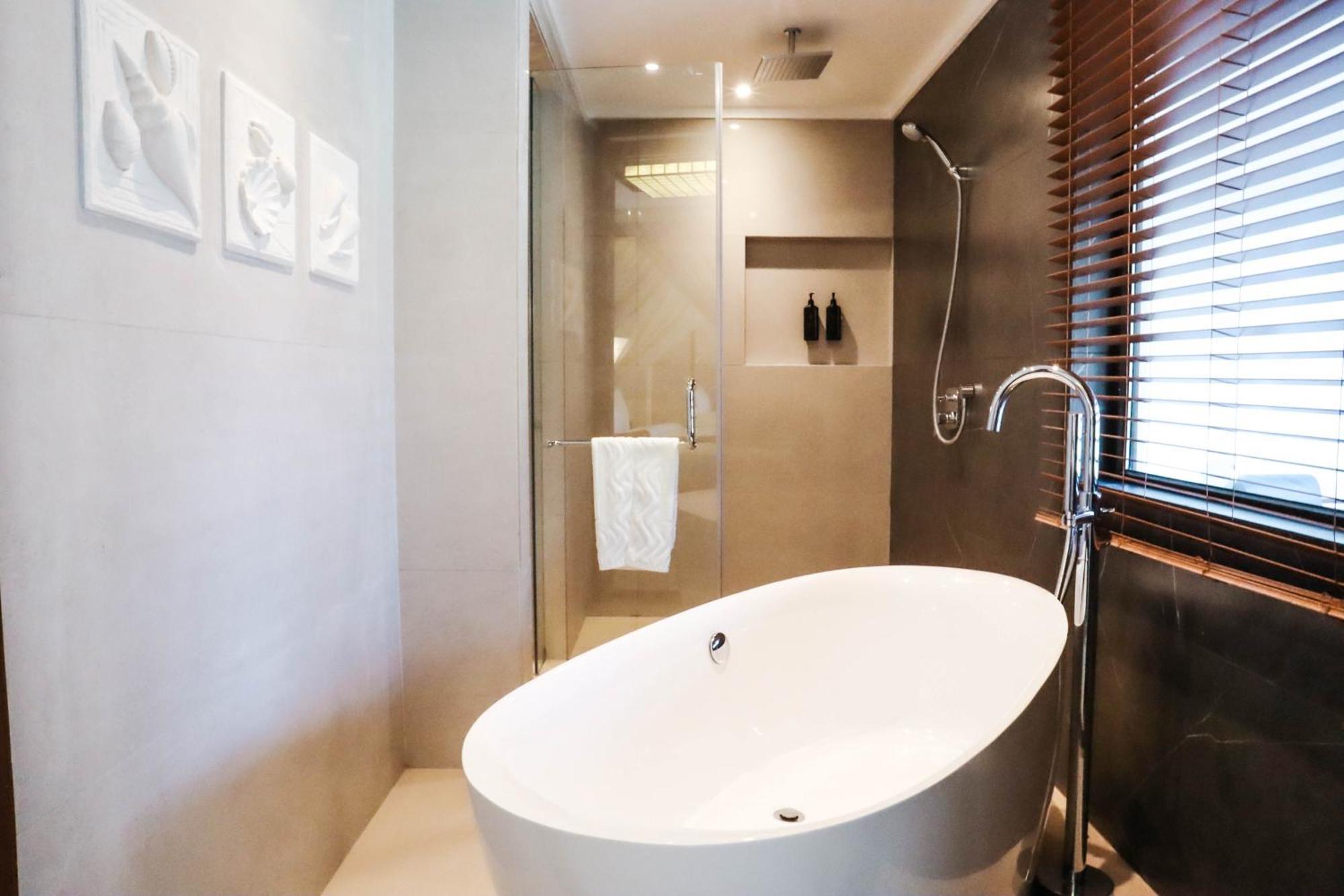 Signature Suite
