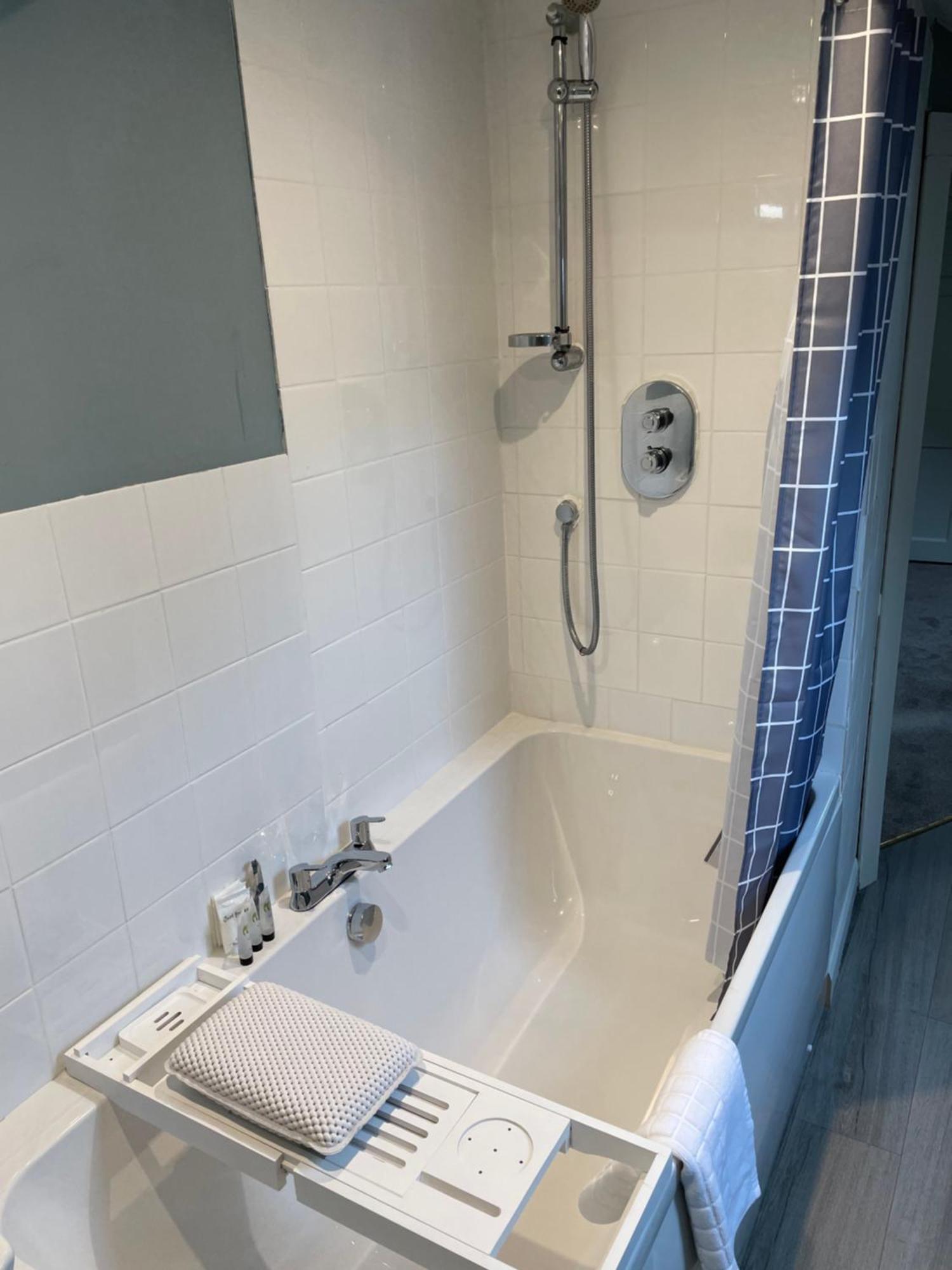 Quadruple Room with Bathroom