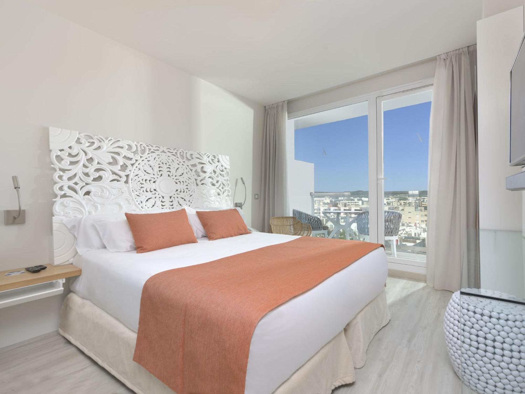 Double or Twin Room lateral Sea View Make It Happen