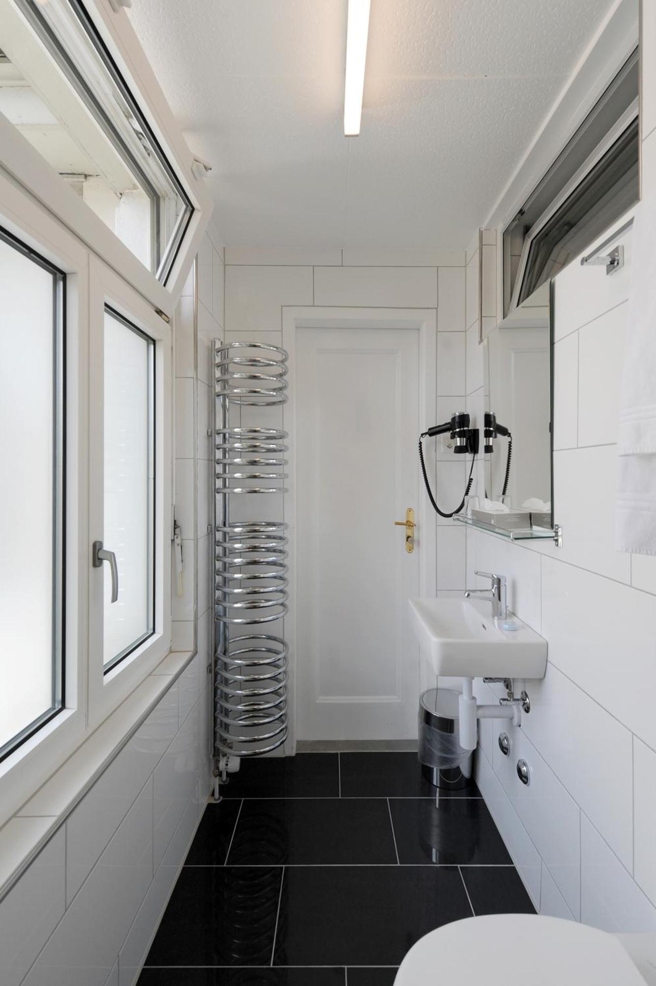 Single Room Private External Bathroom