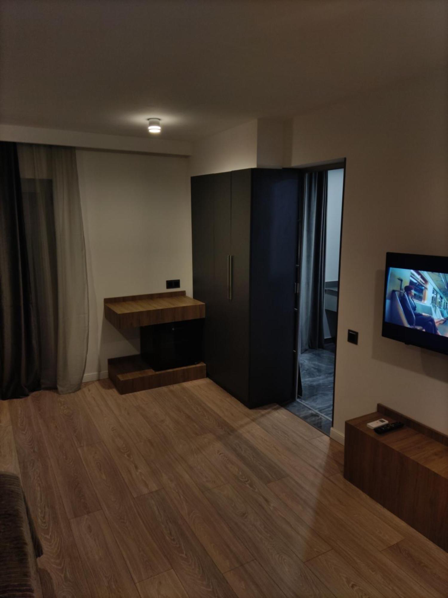 Deluxe Double or Twin Room Pool View