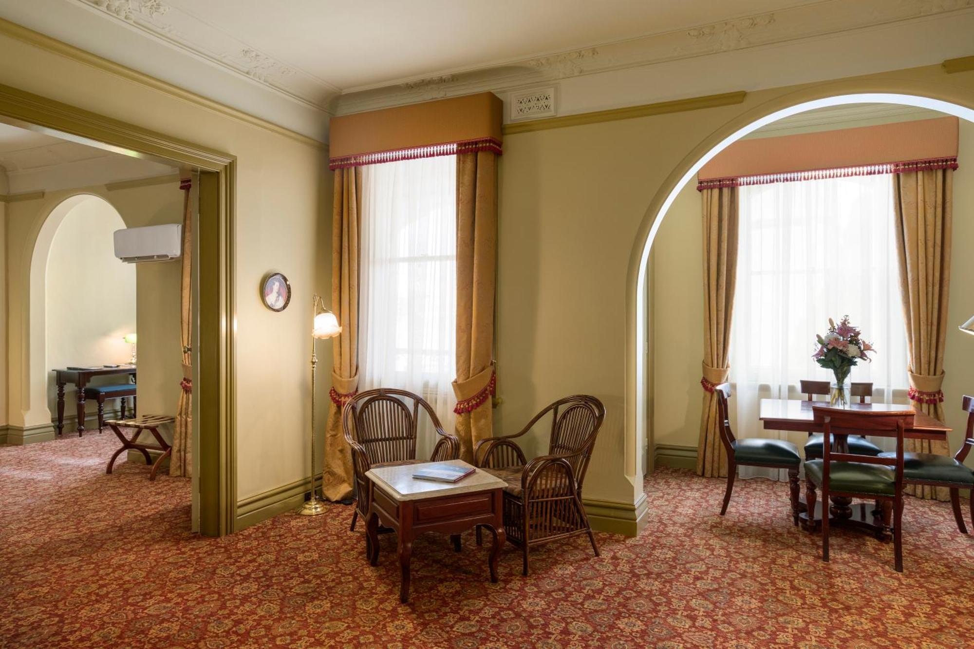 Victorian Suite with Free High Speed WiFi