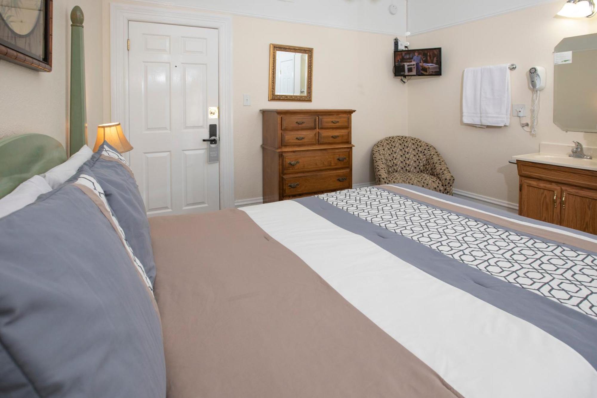 Queen Room