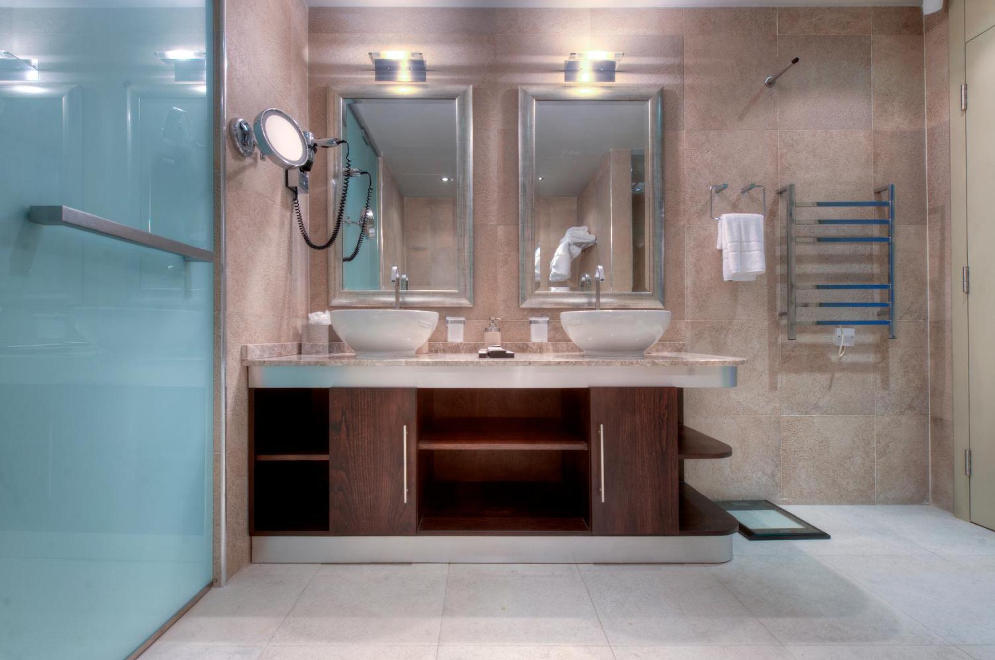 Four-Bedroom Penthouse Suite,1589315909:JPEG
