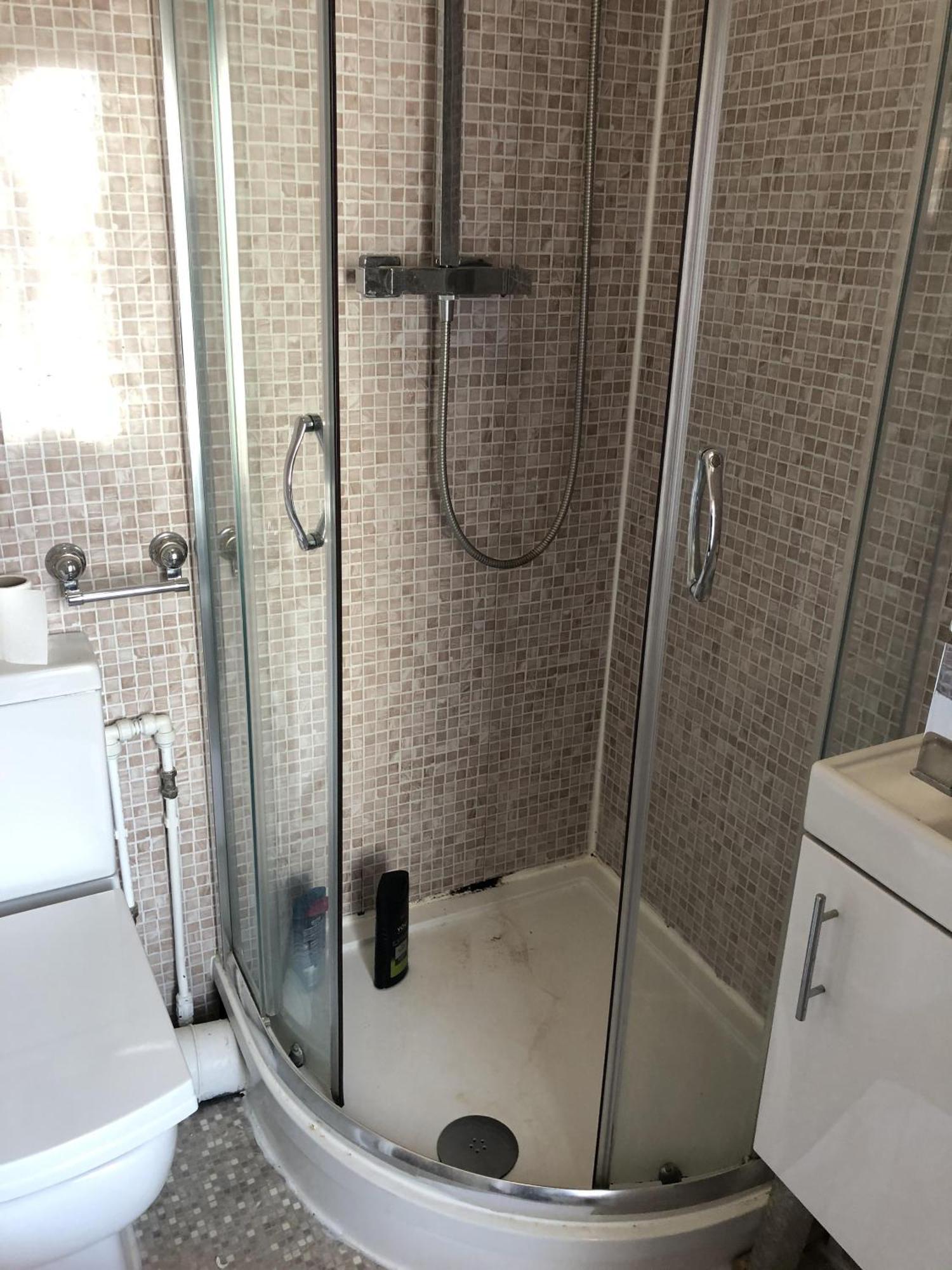 Twin Room Private Bathroom