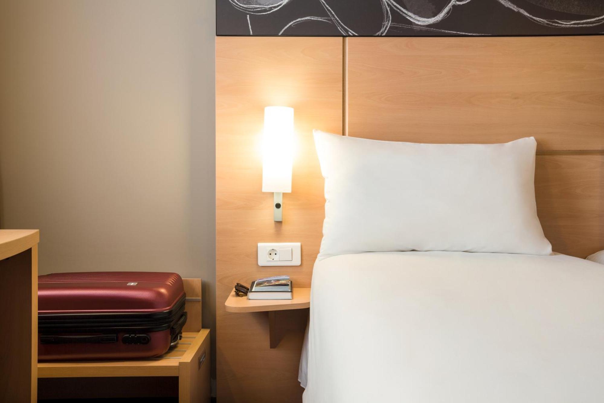 Standard Room 2 Single Beds