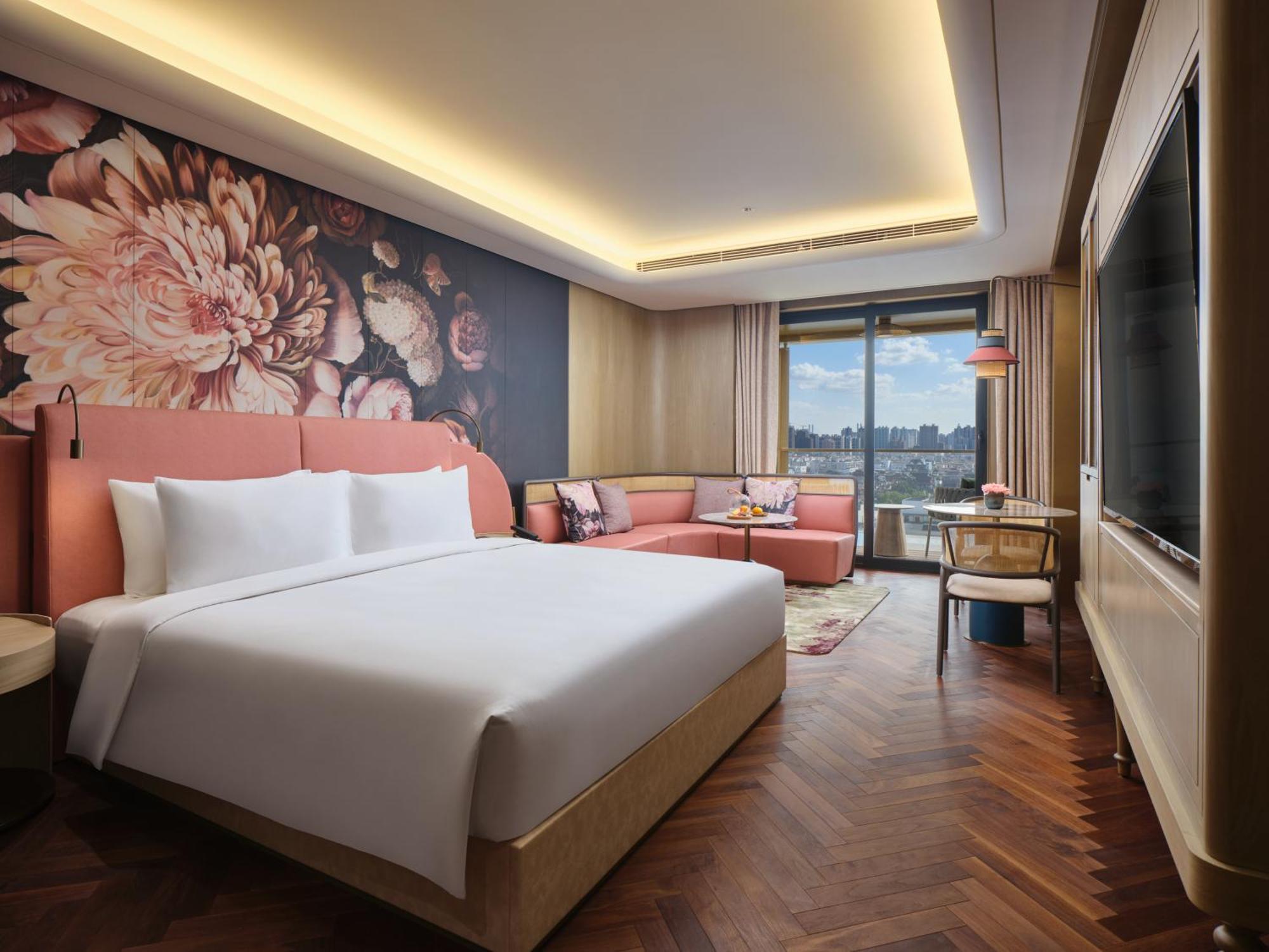 Deluxe Terrace King Room