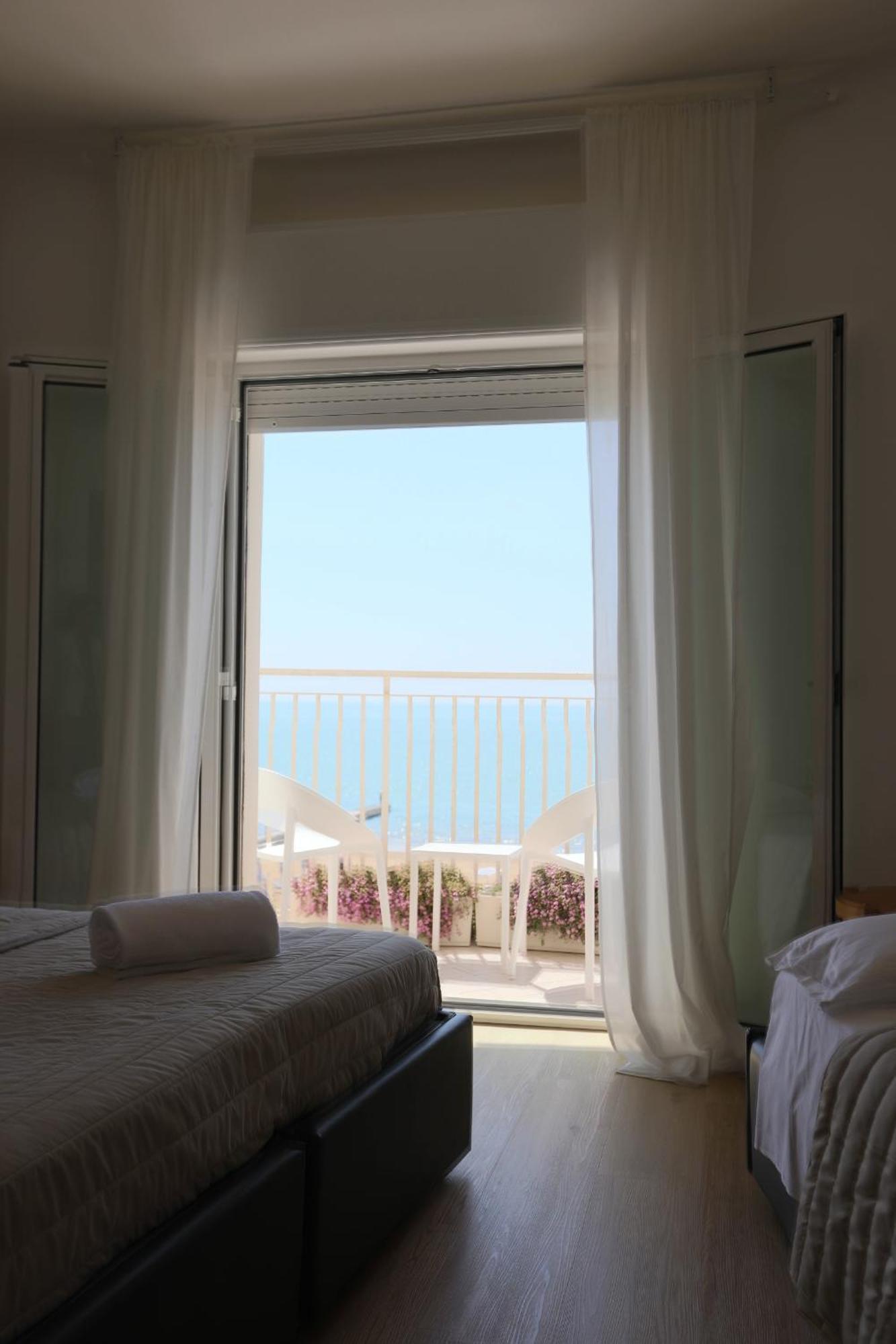 Vierbettzimmer mit Meerblick