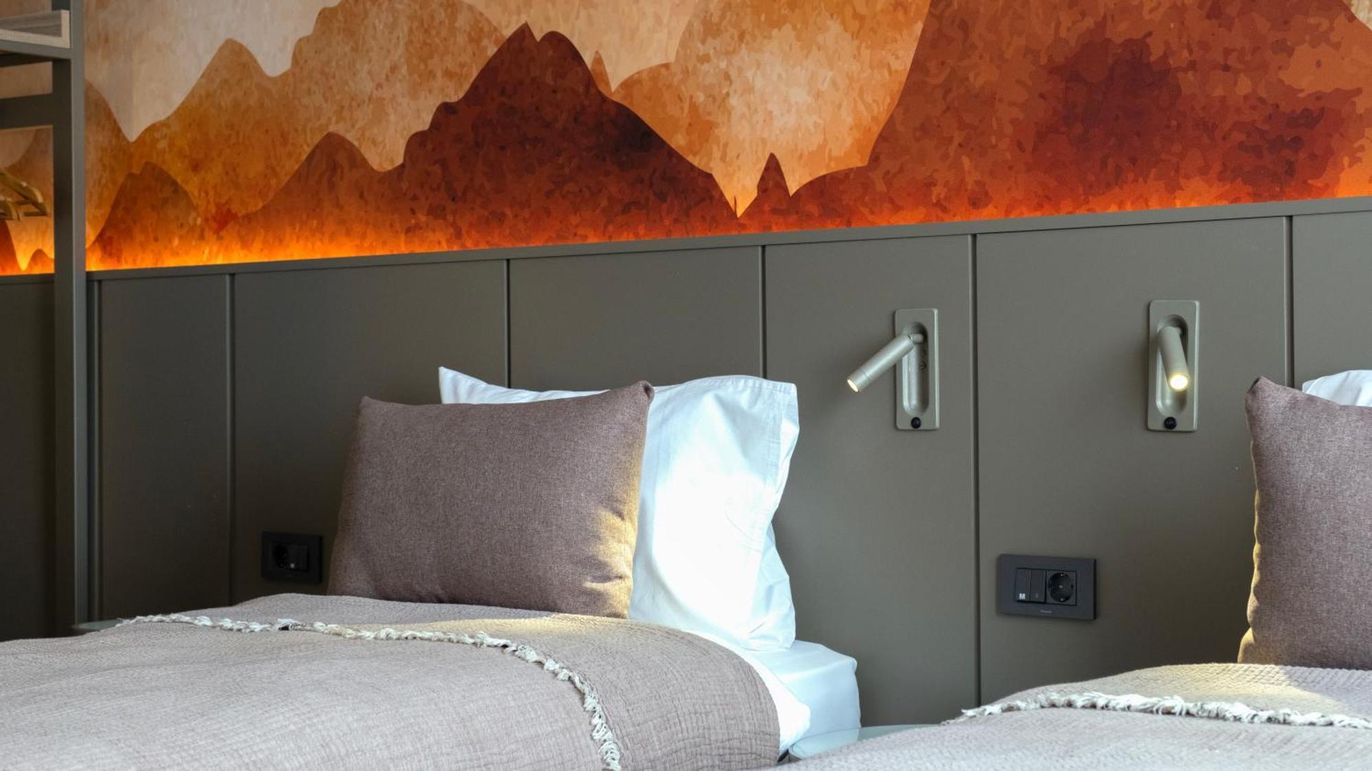 Double or Twin Room with Partial Sea View,1589588222:JPEG