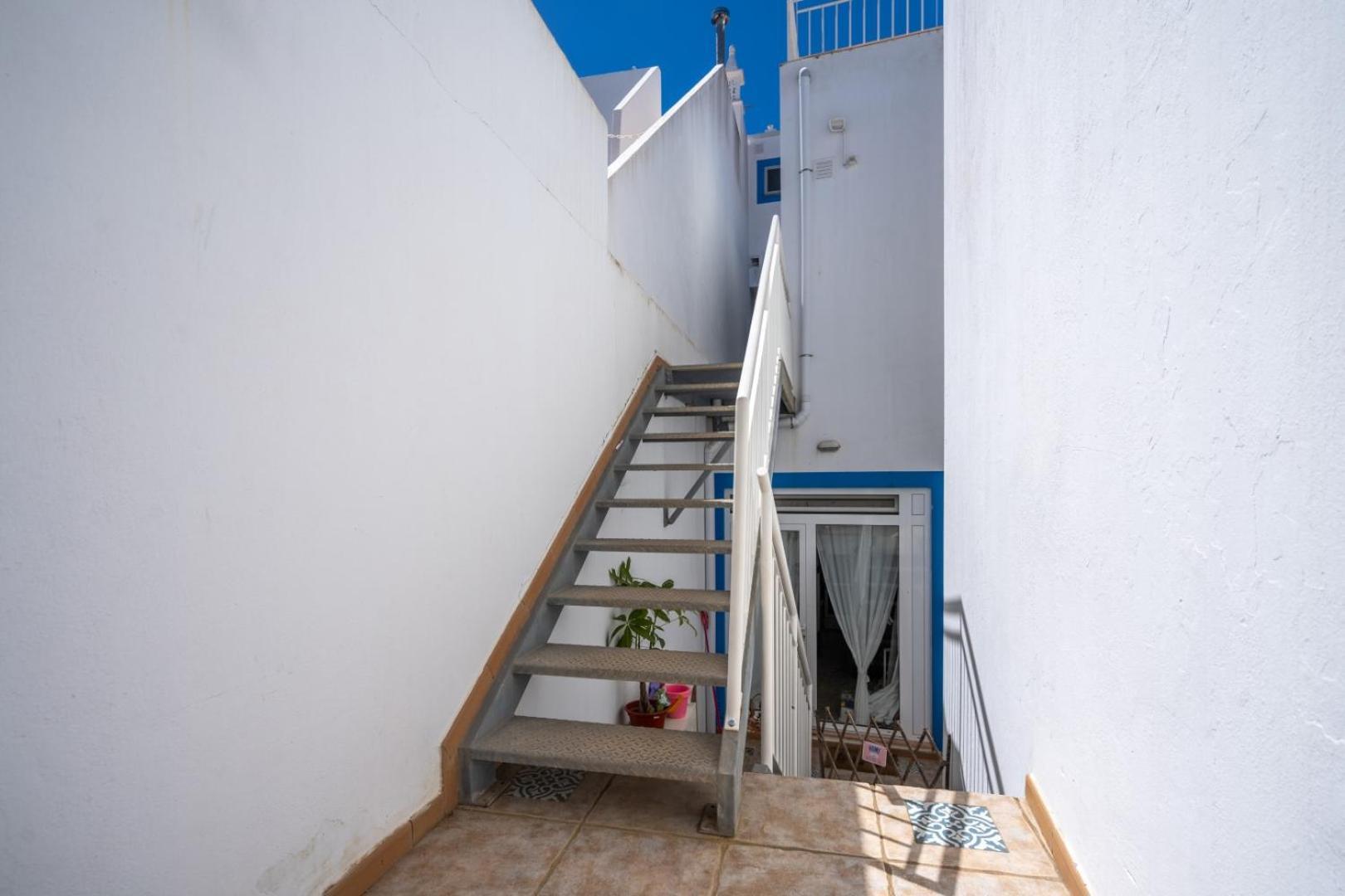 Estudio con vistas al mar - Anexo