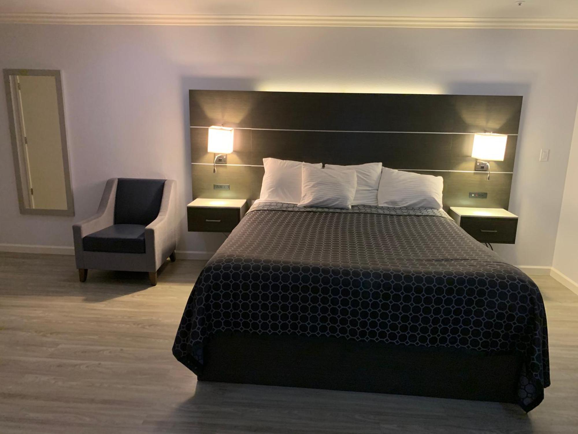 Deluxe Single Room