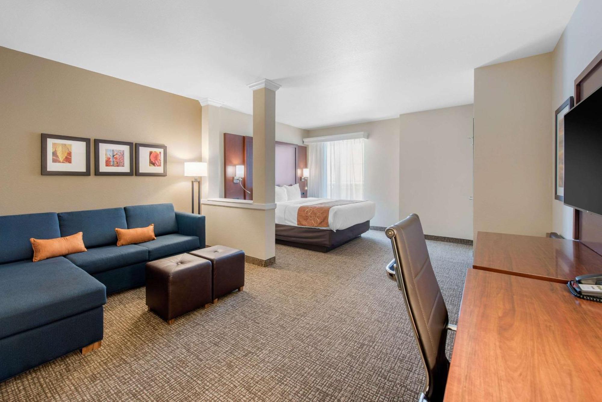 Suite Lit King-Size avec Canapé-Lit et Baignoire Spa - Non-Fumeurs