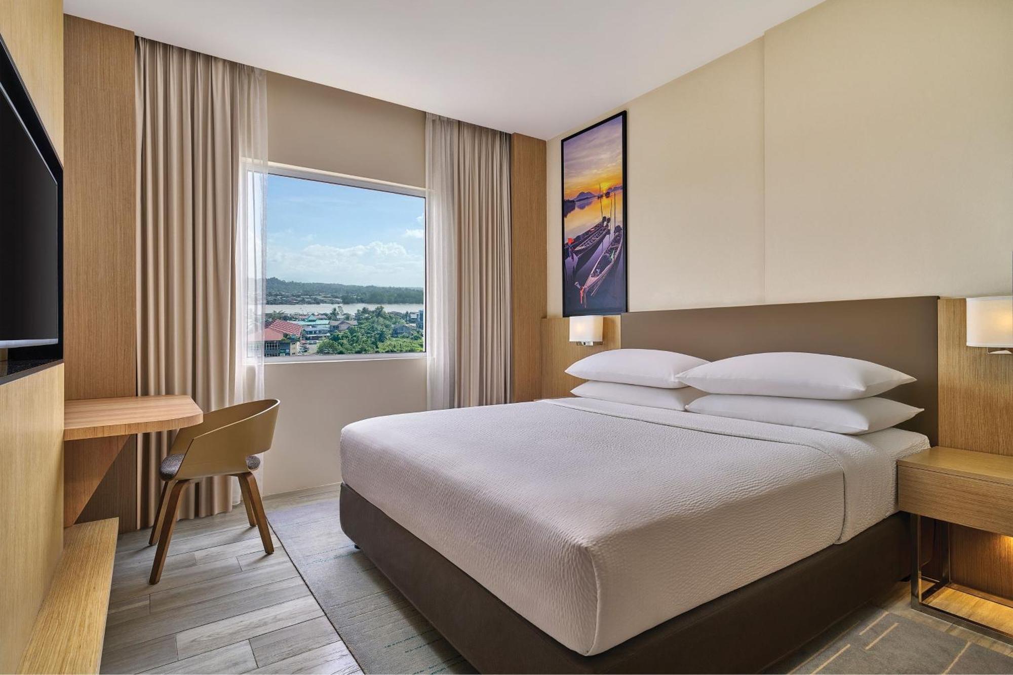 Junior King Suite with Ocean View