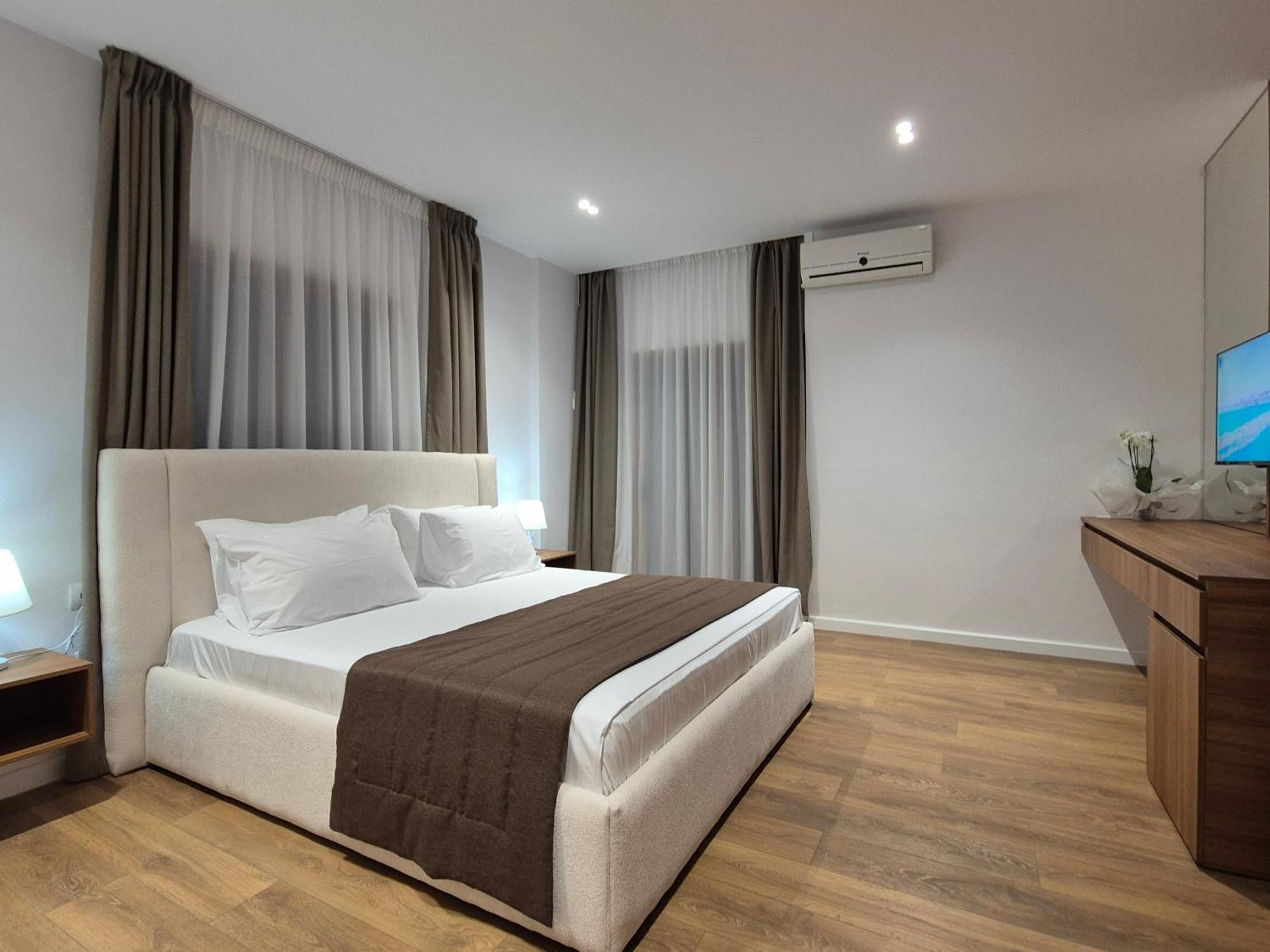 Deluxe Triple Room with Sea View