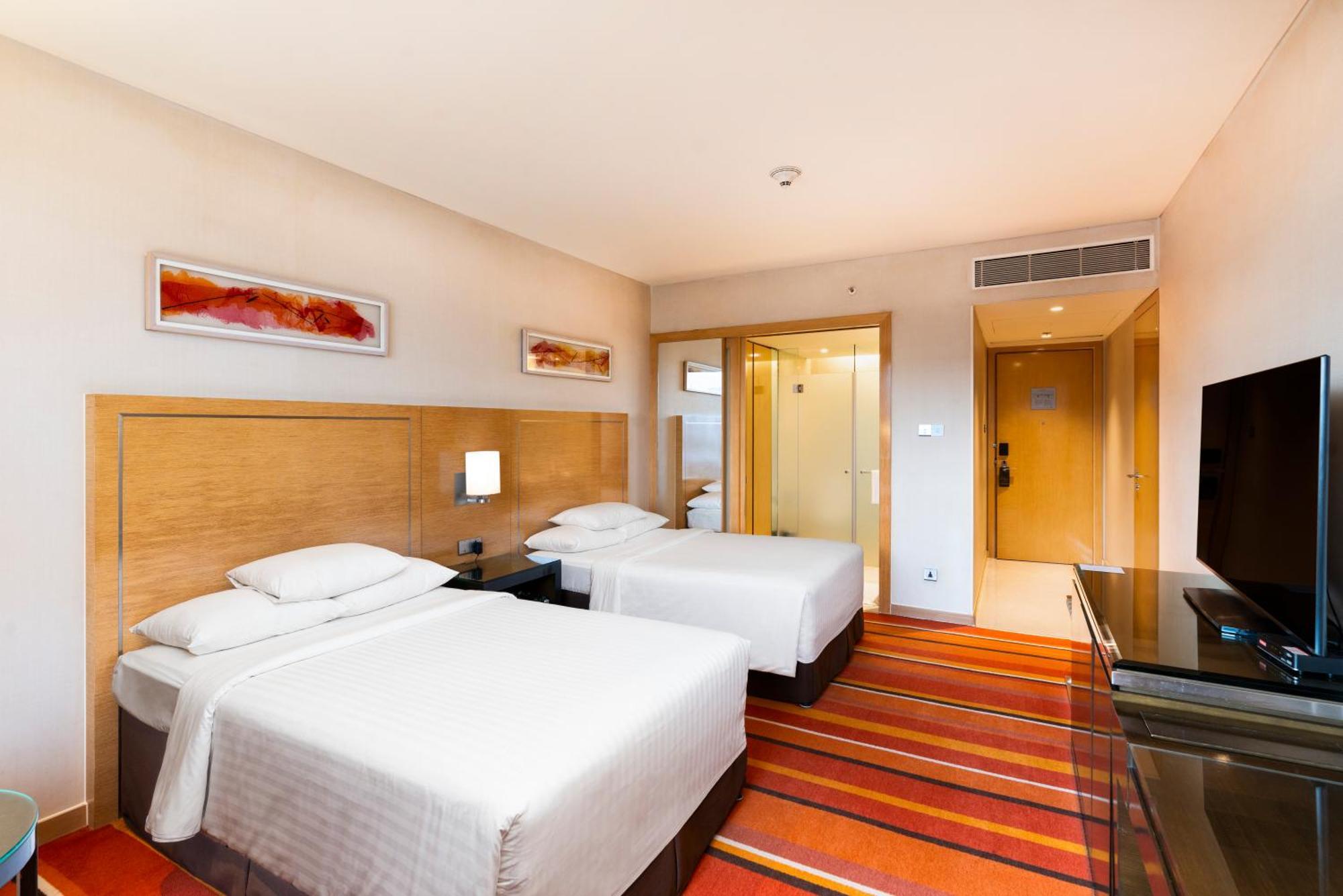 2 Twin/Single Beds, Executive lounge access, Guest room