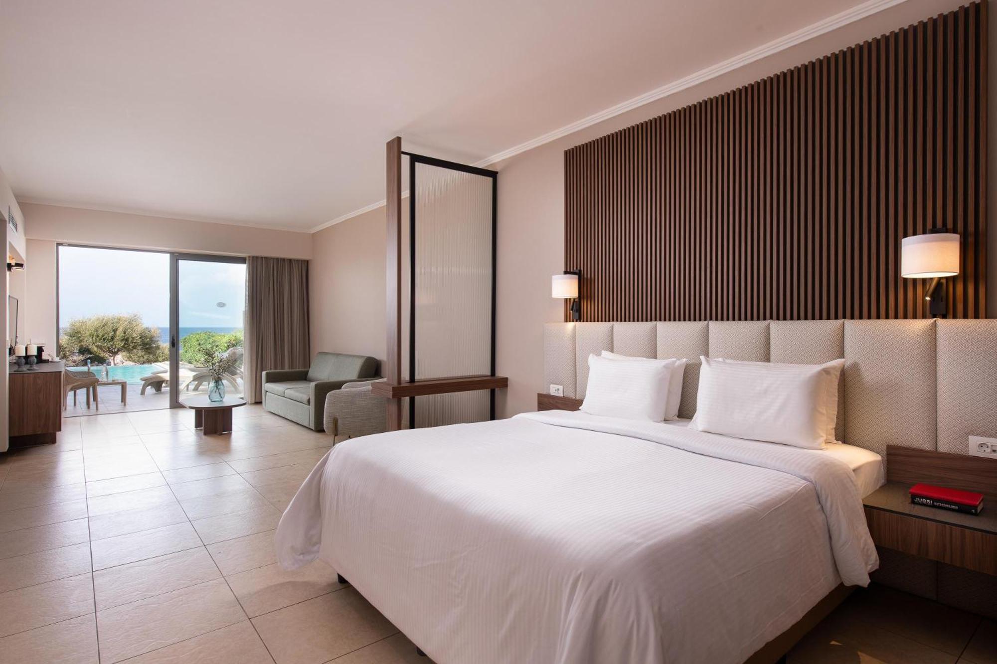Junior Suite with Sea View and Private Pool,1590348919:JPEG