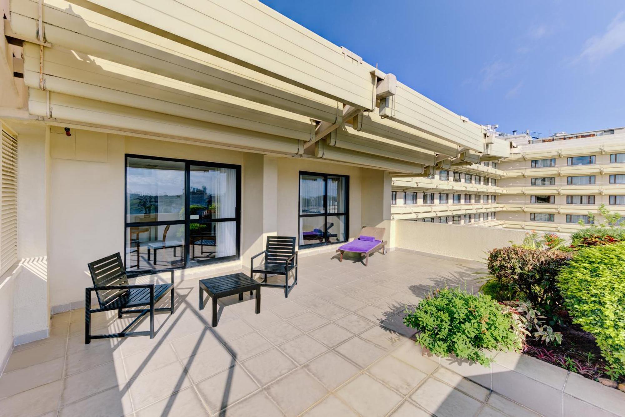 Cilantro Suite Terrace & Lounge Access