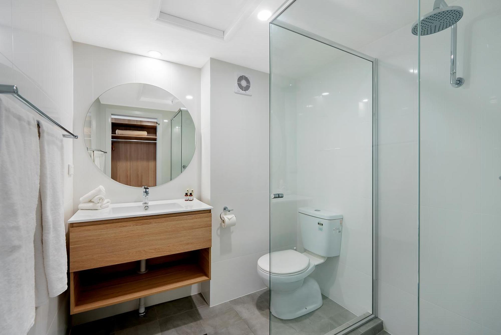 Standard Triple Room - Buller Street Side