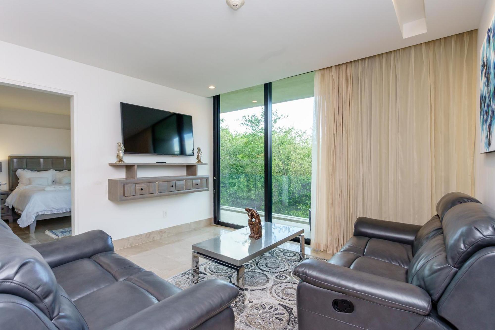 Deluxe Apartment
