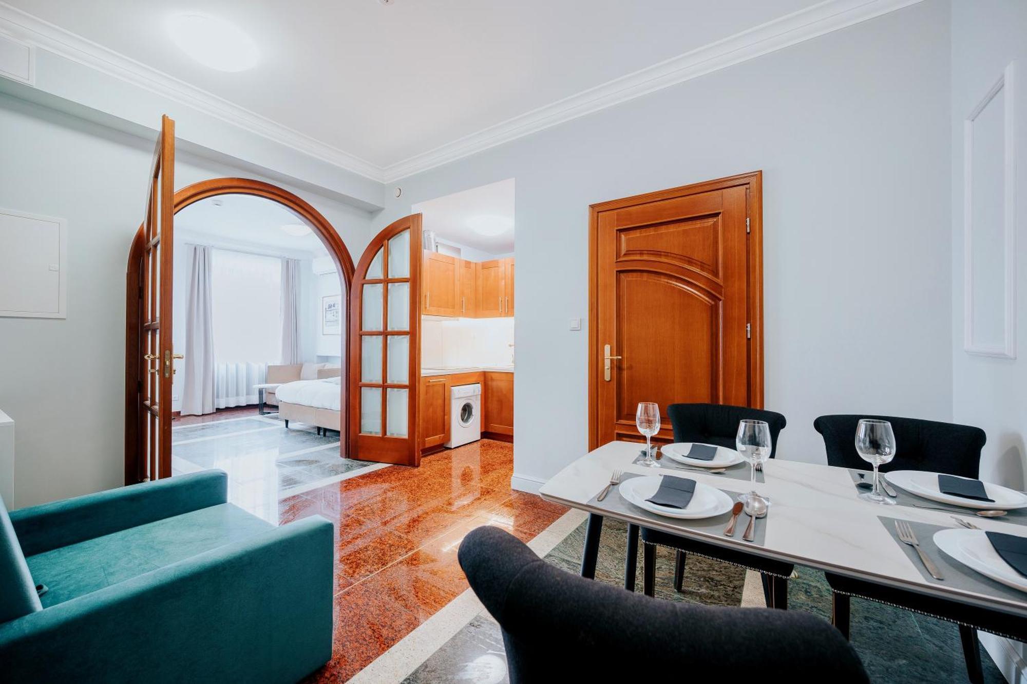Deluxe Apartment,1743546756:JPEG