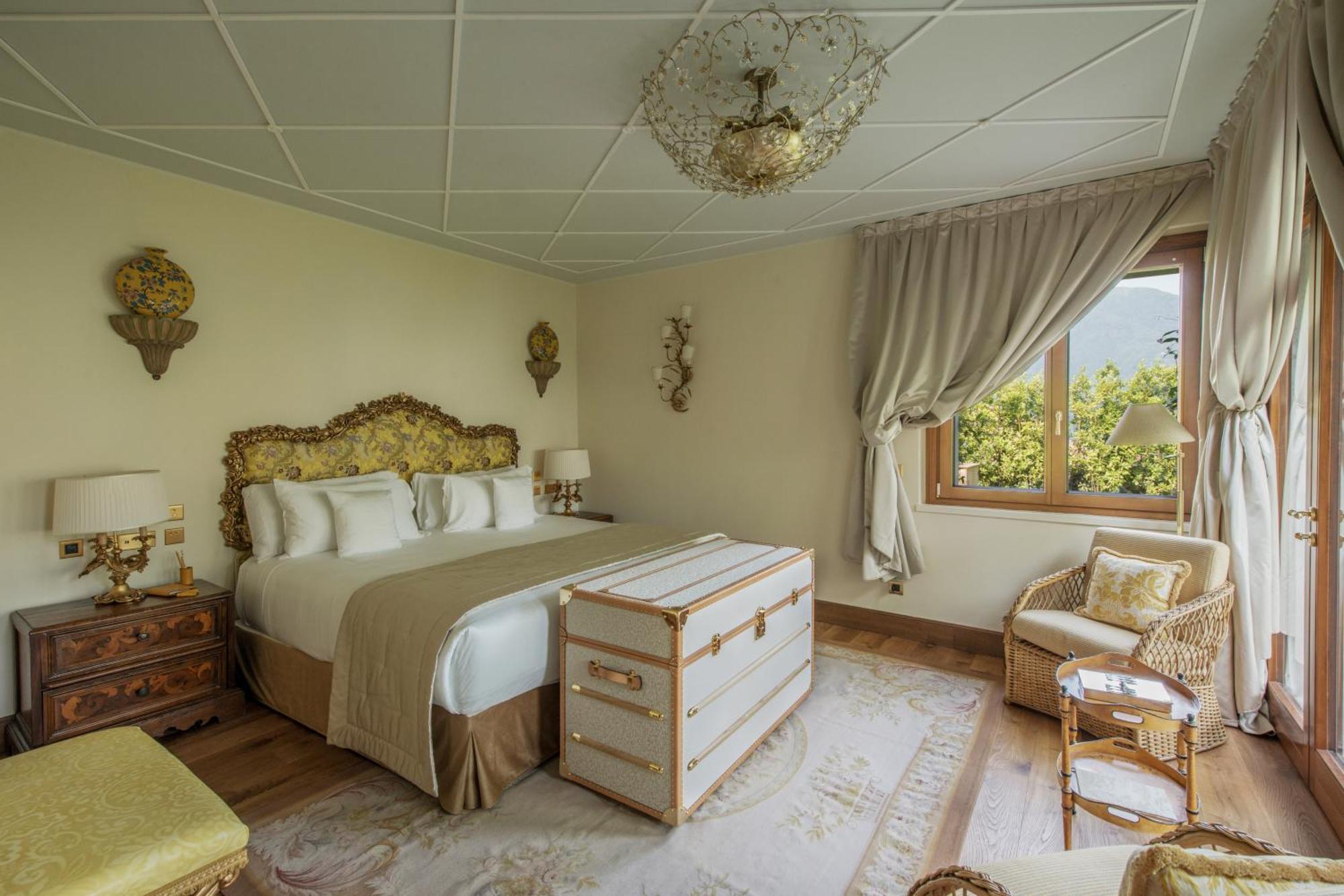 Deluxe Double or Twin Room with Lake View