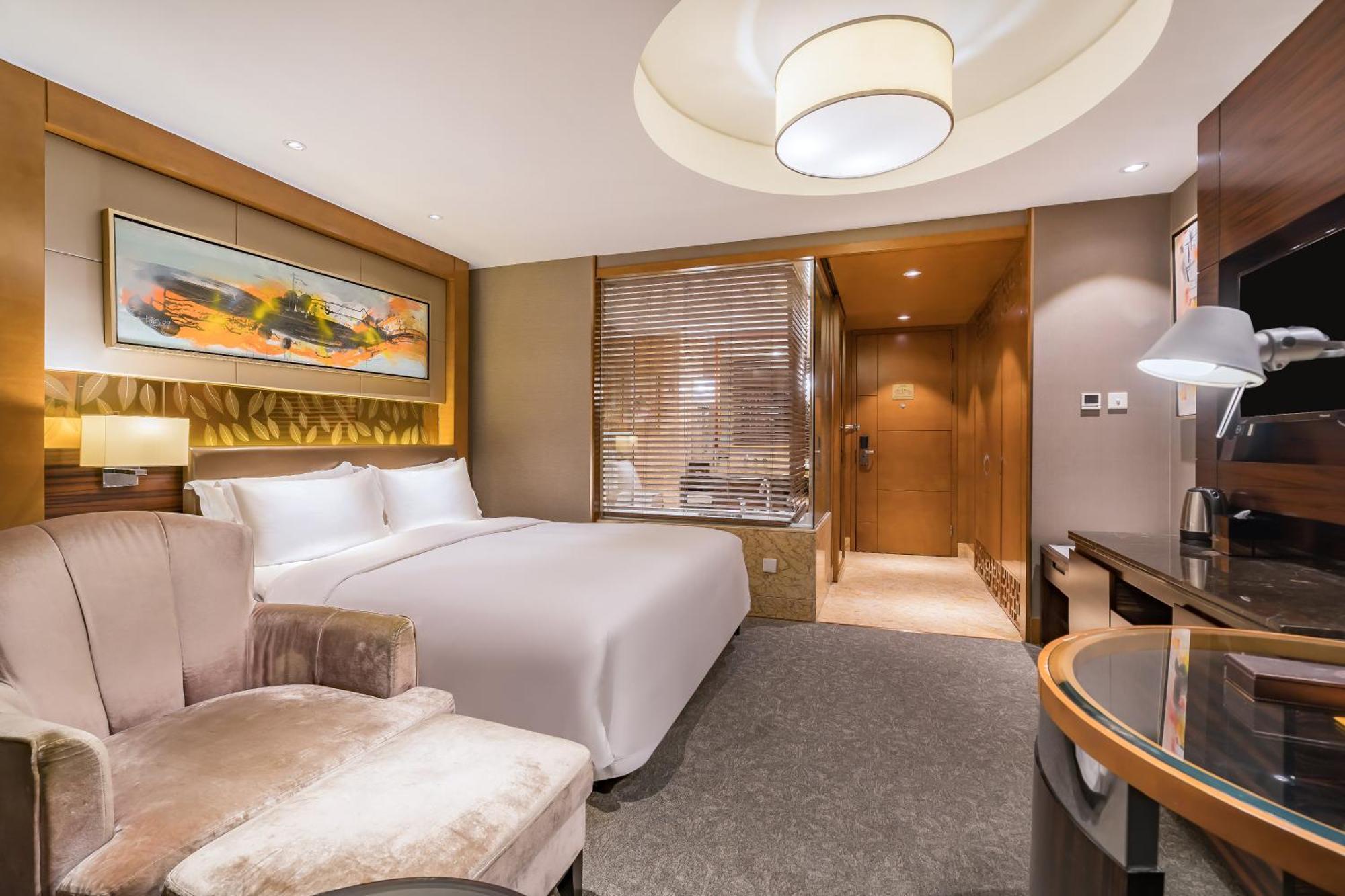 Deluxe Room,1591235224:JPEG