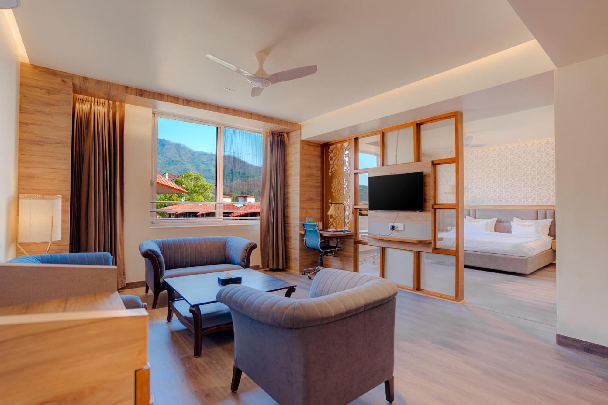King Room with Mountain View
